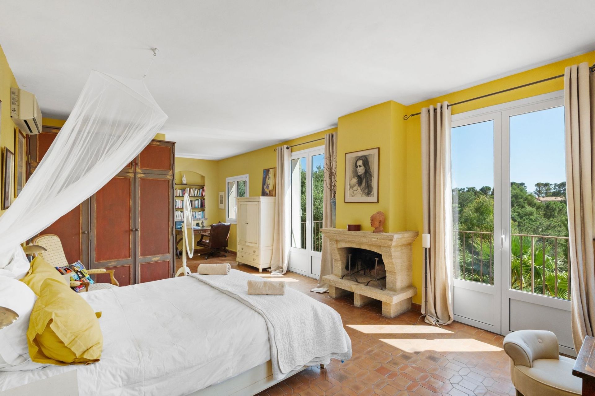 luxury provencale house 7 Rooms for sale on THEOULE SUR MER (06590)