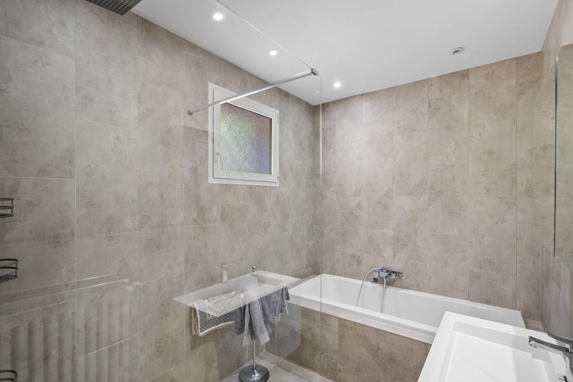 luxury provencale house 7 Rooms for sale on THEOULE SUR MER (06590)