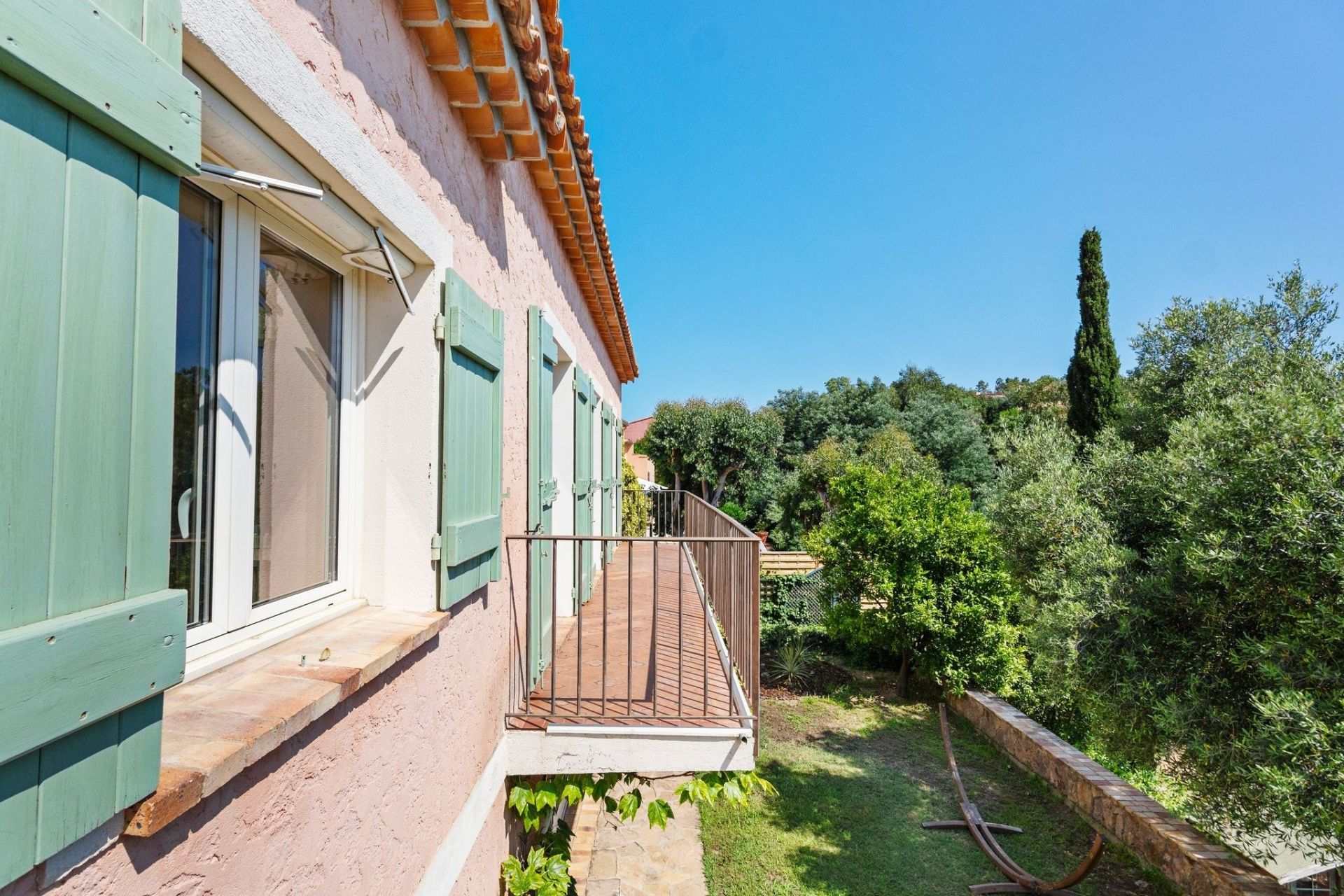 luxury provencale house 7 Rooms for sale on THEOULE SUR MER (06590)