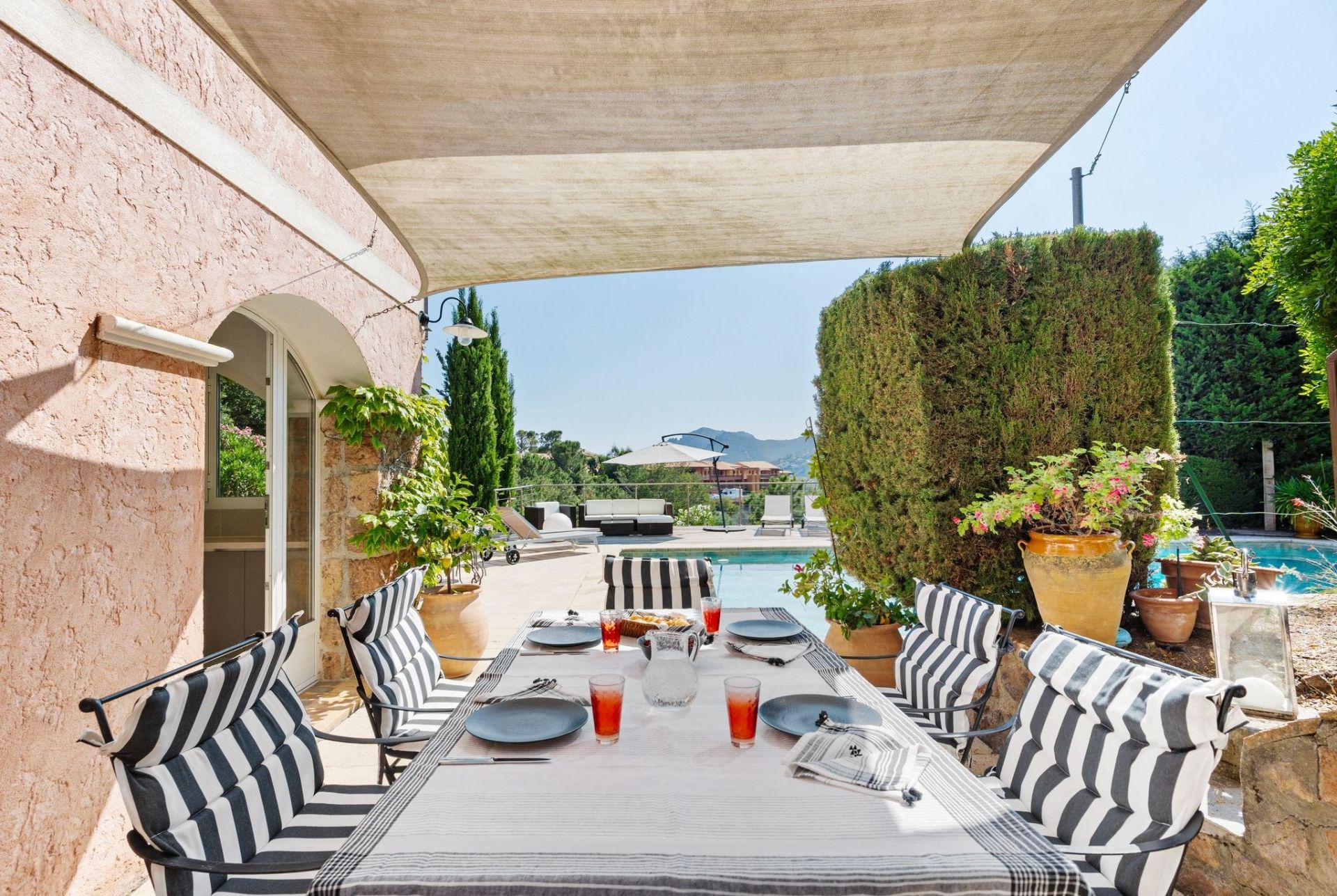 luxury provencale house 7 Rooms for sale on THEOULE SUR MER (06590)