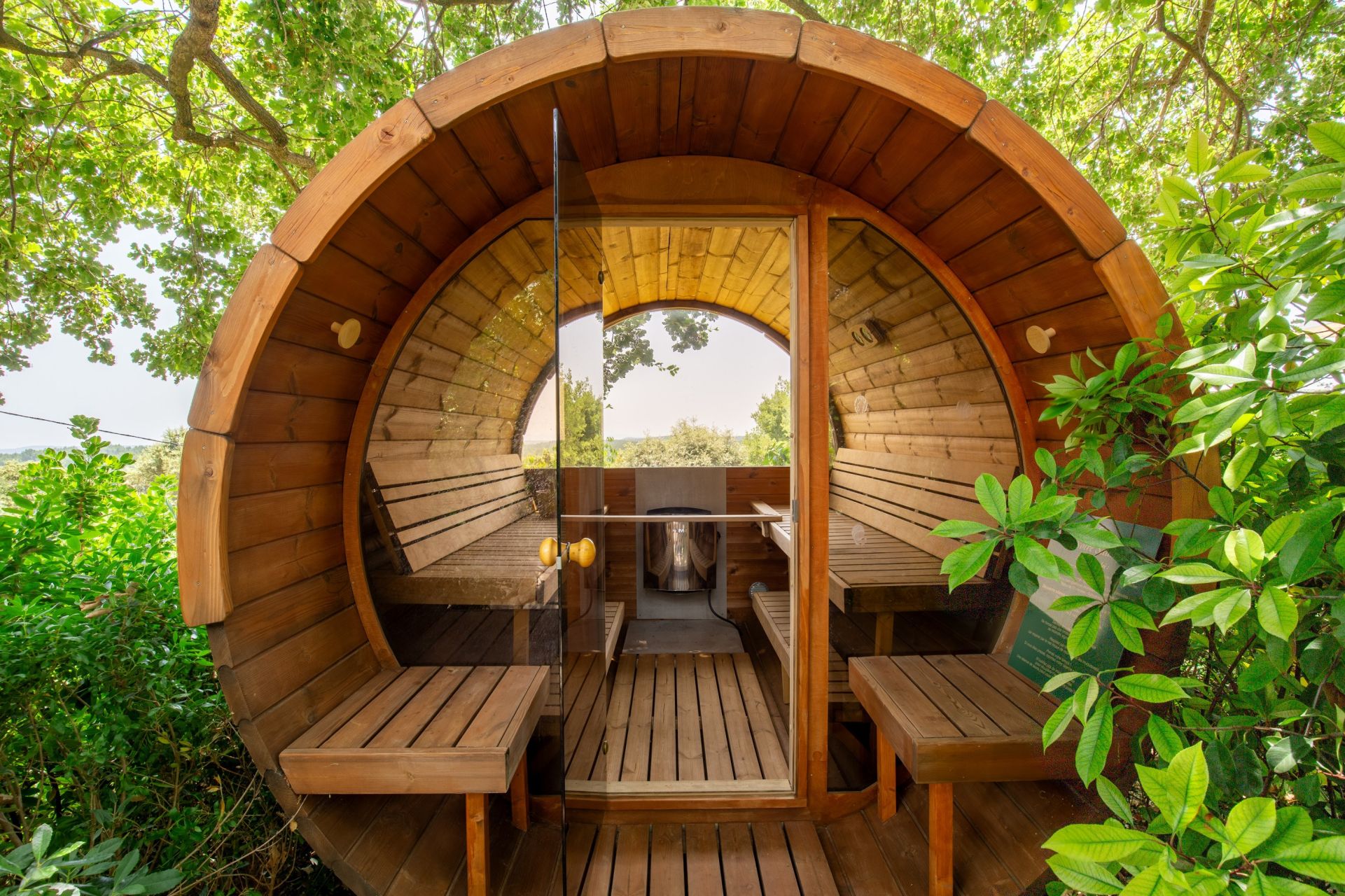 luxury property 8 Rooms for sale on FLAYOSC (83780)