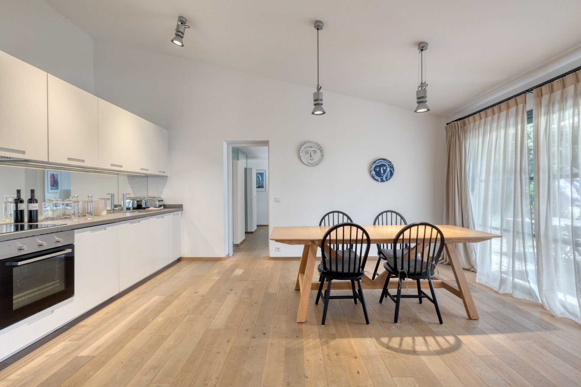 luxury property 8 Rooms for sale on FLAYOSC (83780)