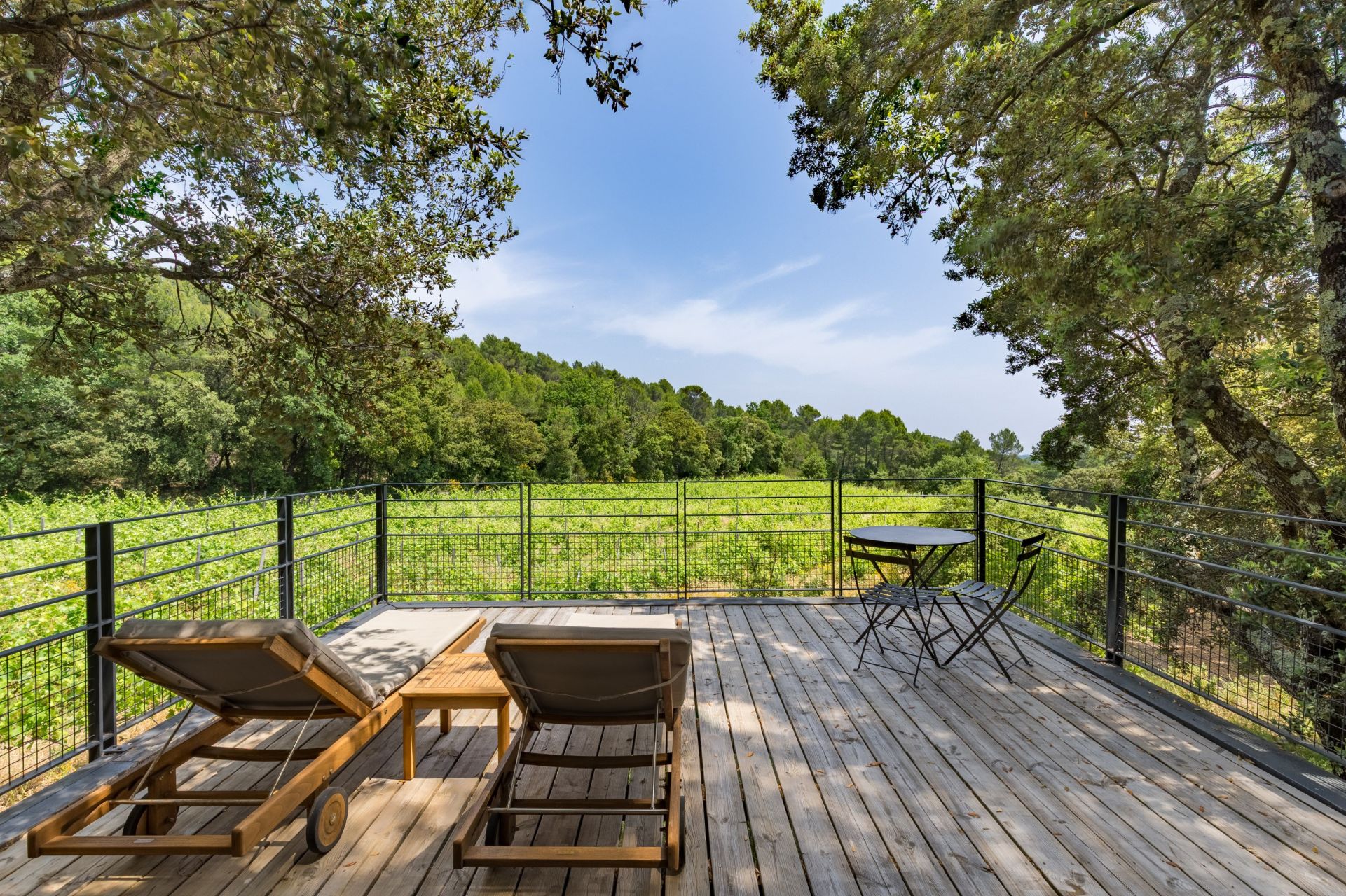 luxury property 8 Rooms for sale on FLAYOSC (83780)