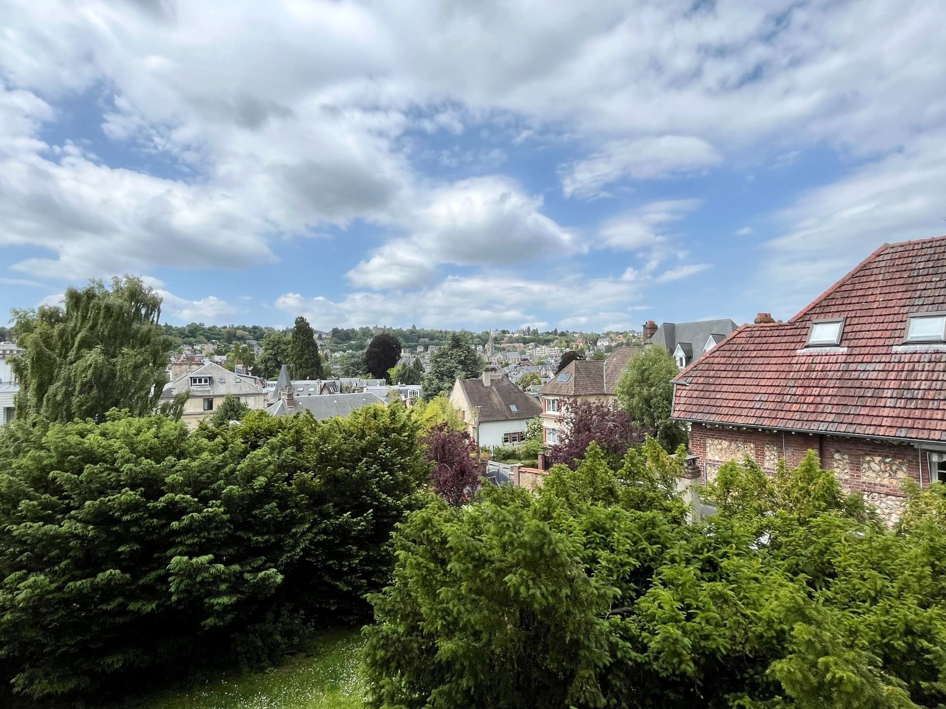 luxury apartment 5 Rooms for sale on ROUEN (76000)