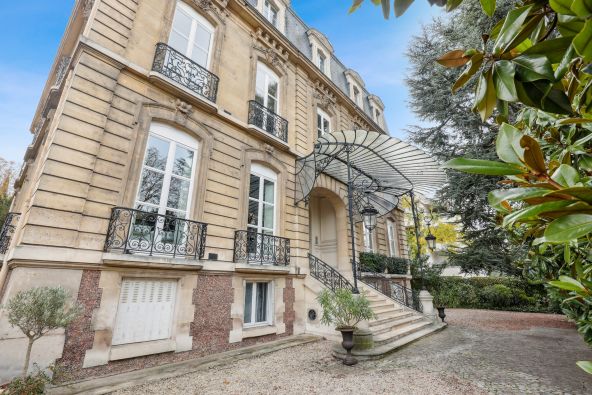 Sale Luxury apartment Boulogne-Billancourt 3&nbsp;Rooms 124&nbsp;m²