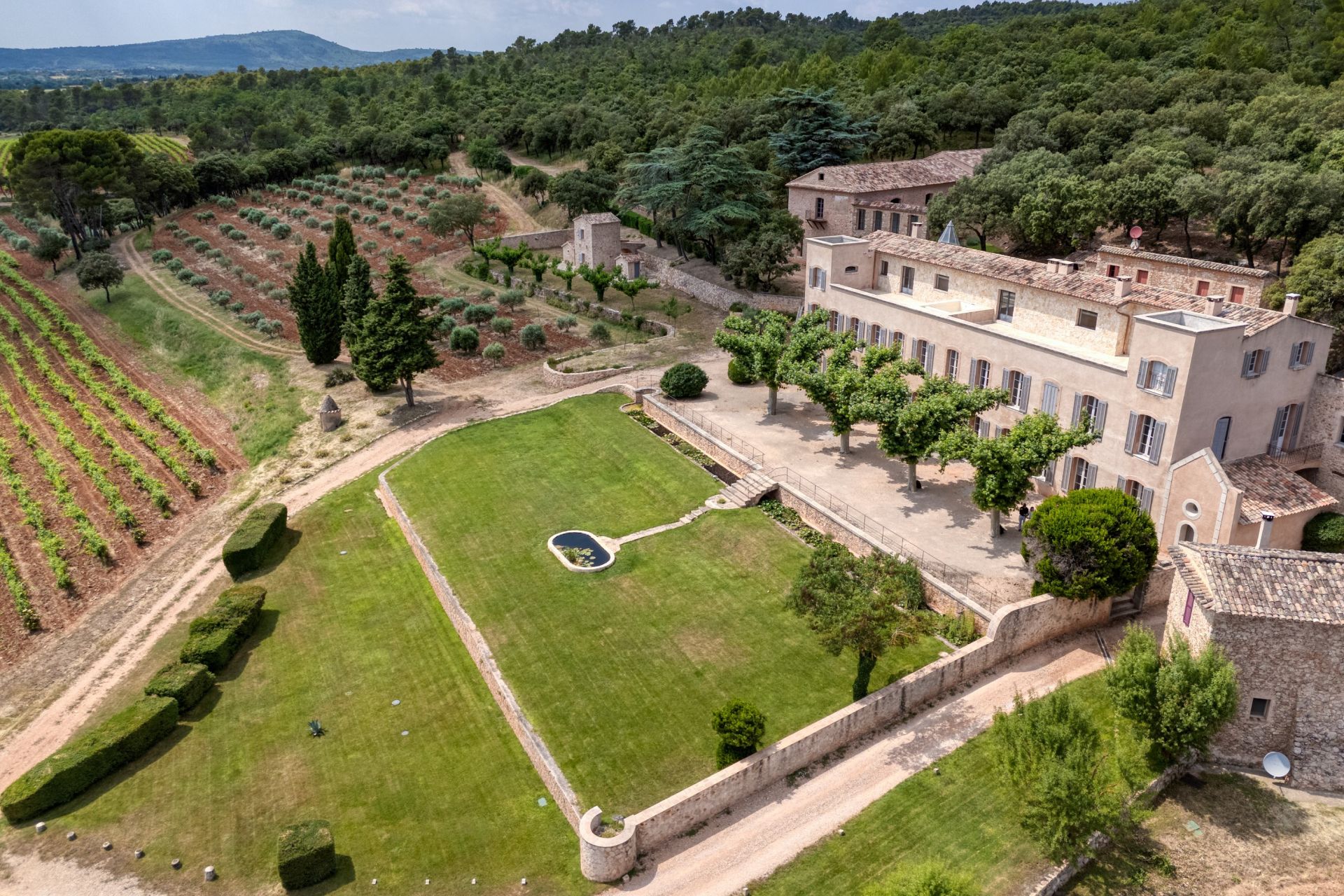 château 30 Pièces en vente sur FOX AMPHOUX (83670)