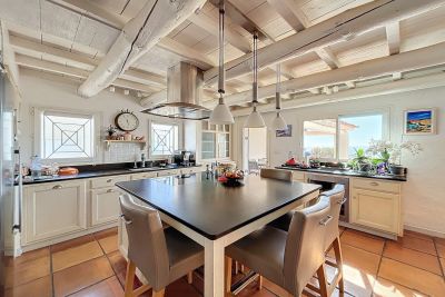 Vente Maison de luxe Frontignan 8 Pièces 230 m²