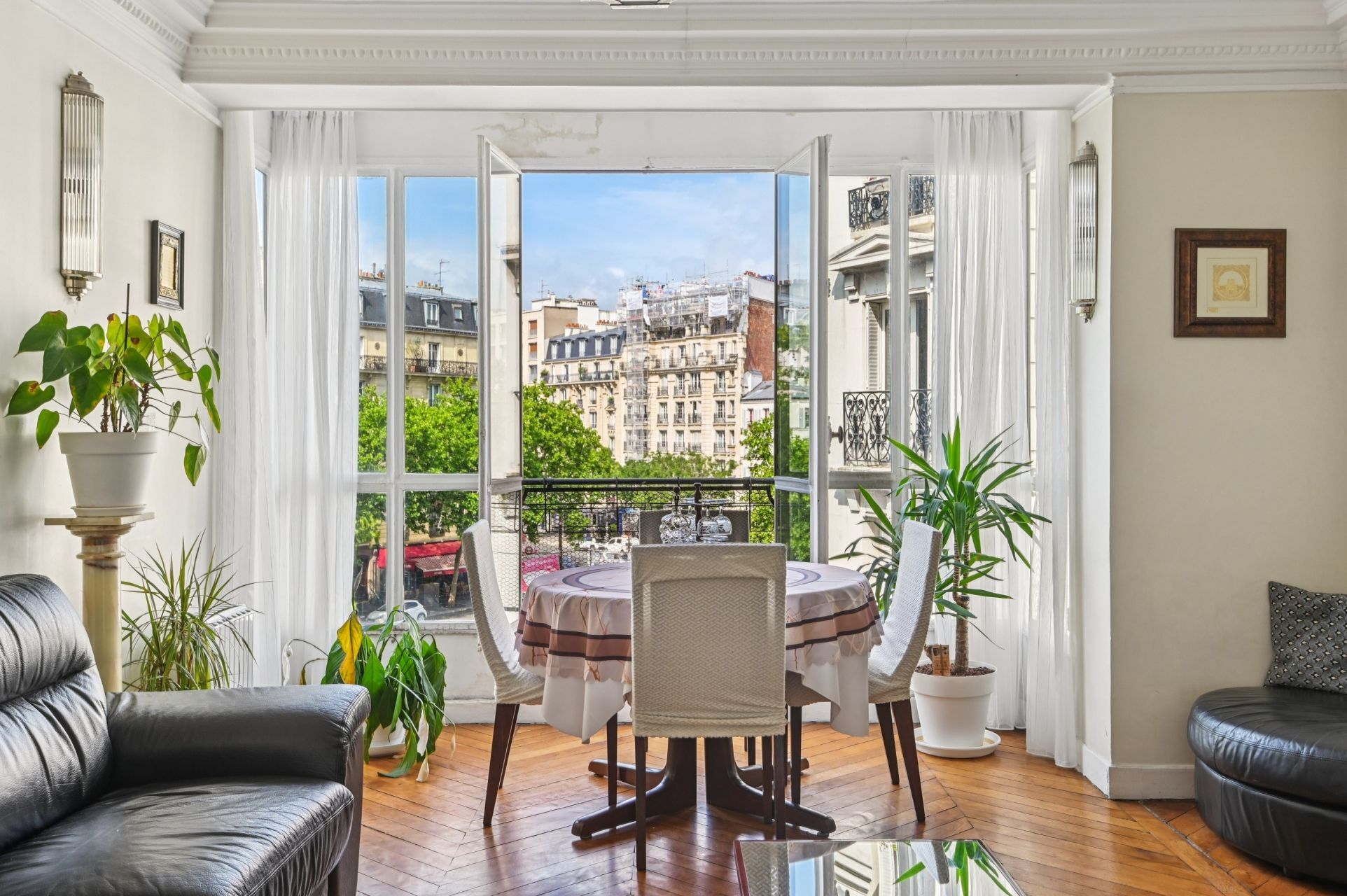 luxury apartment 4 Rooms for sale on PARIS (75016)