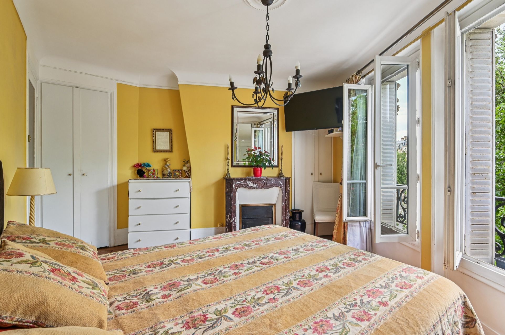 luxury apartment 4 Rooms for sale on PARIS (75016)