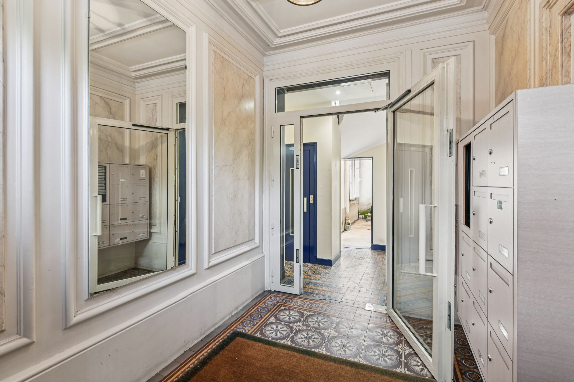 luxury apartment 4 Rooms for sale on PARIS (75016)