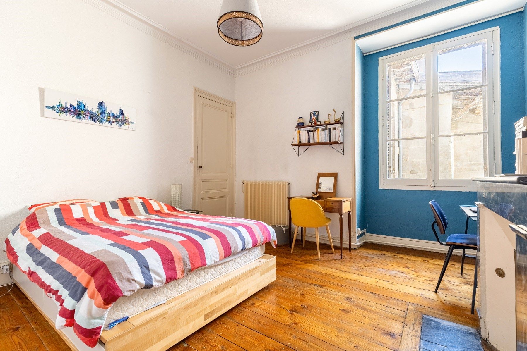 luxury apartment 4 Rooms for sale on BORDEAUX (33000)