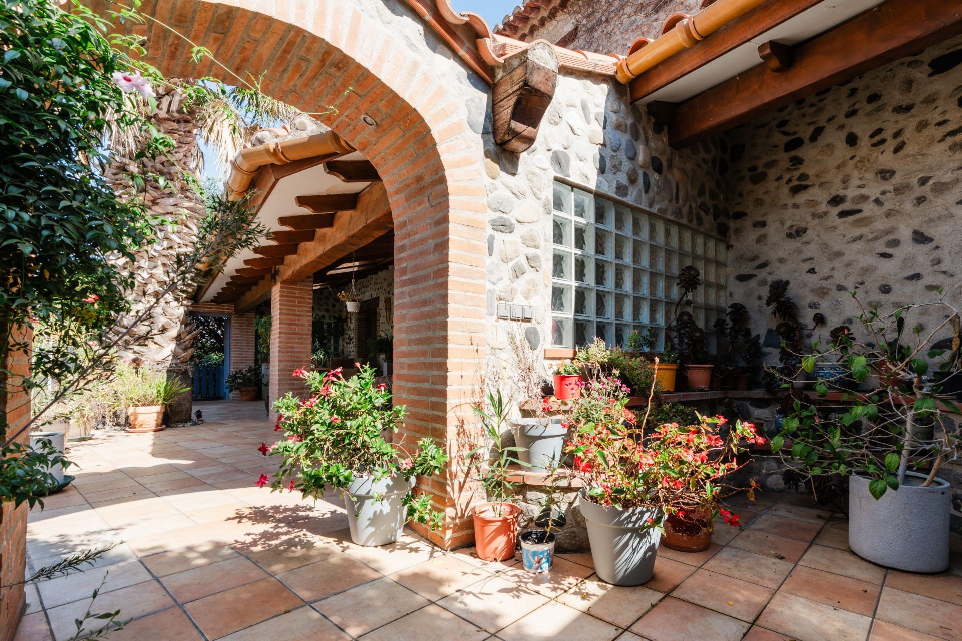 luxury house 11 Rooms for sale on PERPIGNAN (66000)