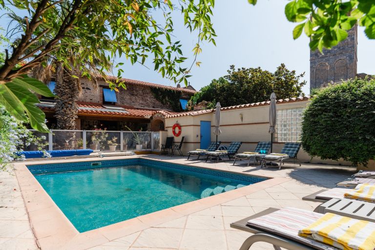 luxury house 11 Rooms for sale on PERPIGNAN (66000)