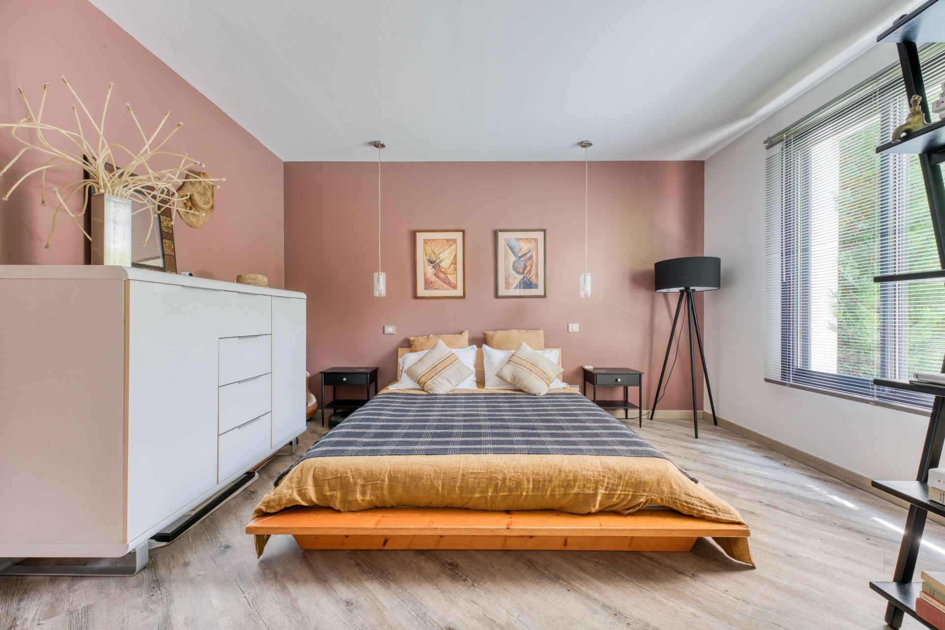 luxury house 5 Rooms for sale on PORT DES BARQUES (17730)