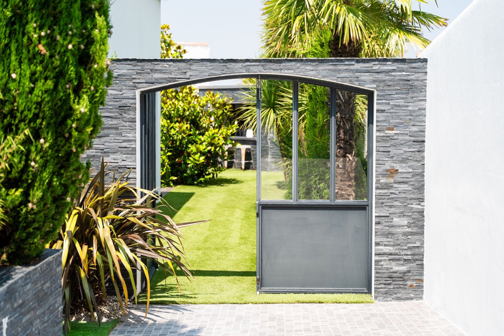 luxury house 5 Rooms for sale on PORT DES BARQUES (17730)