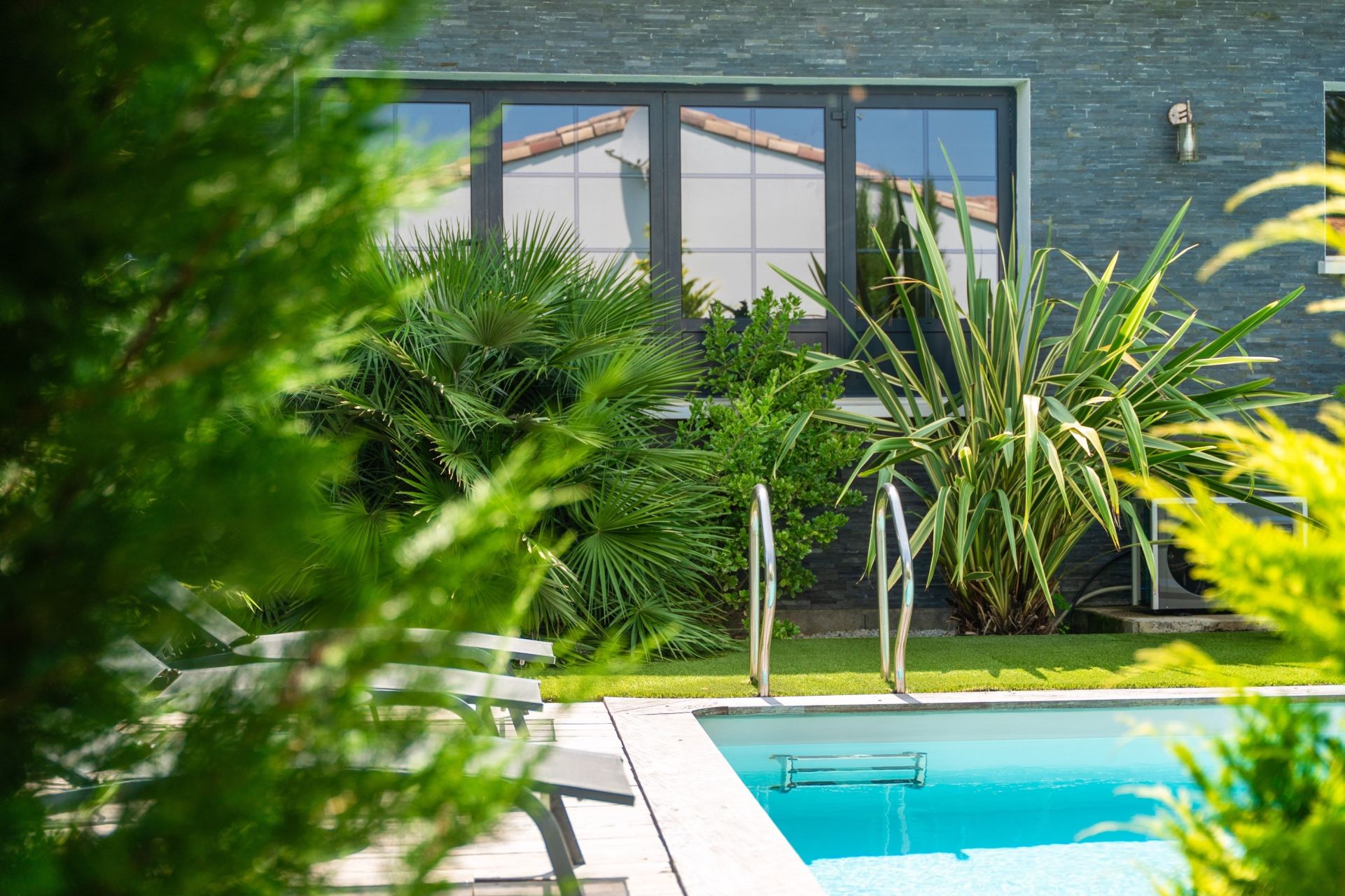 luxury house 5 Rooms for sale on PORT DES BARQUES (17730)