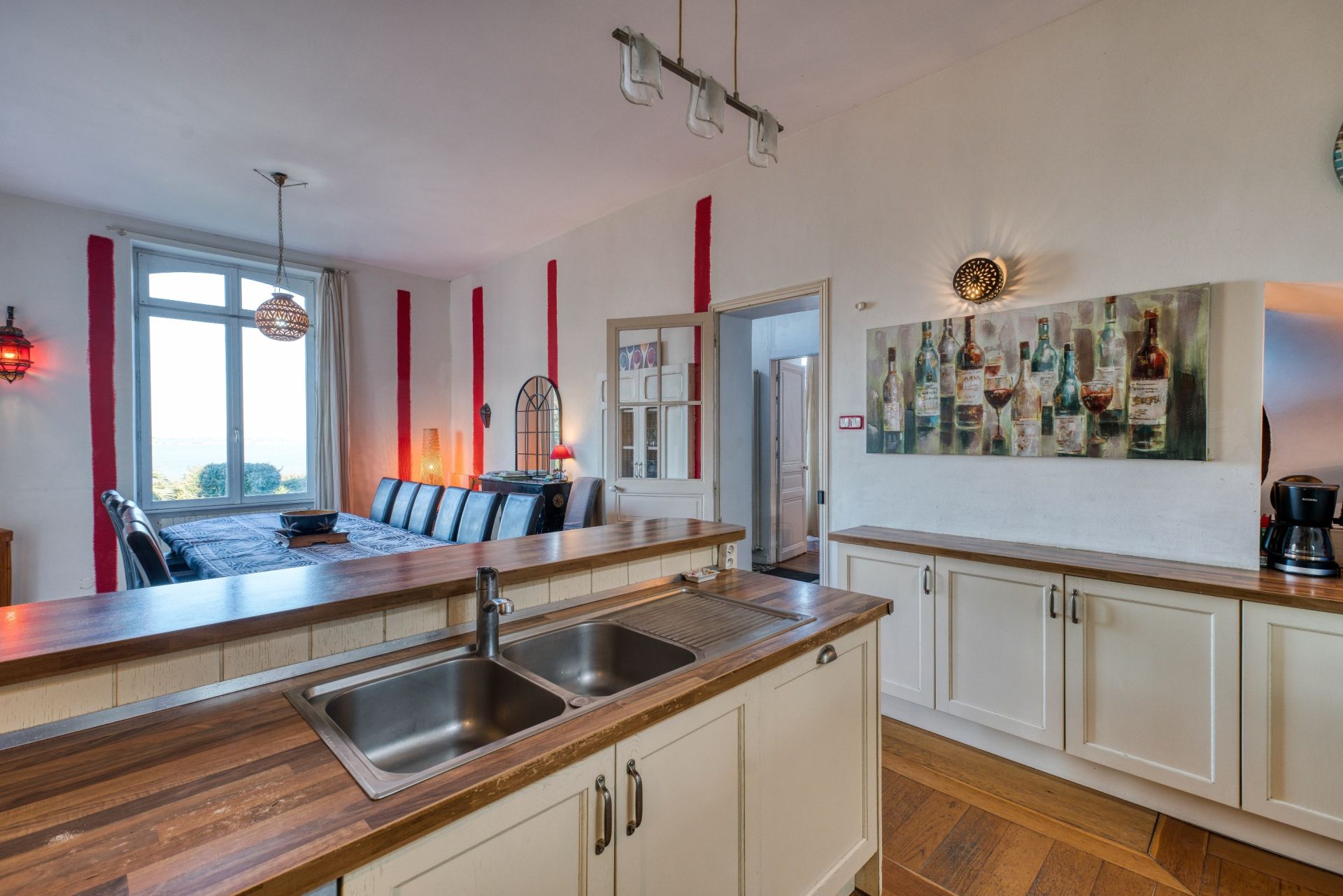 luxury house 10 Rooms for sale on PORT DES BARQUES (17730)