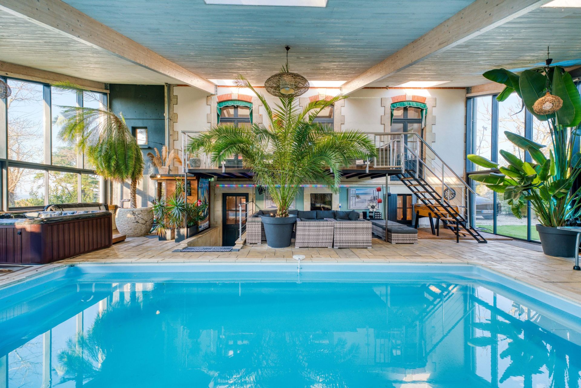 luxury house 10 Rooms for sale on PORT DES BARQUES (17730)