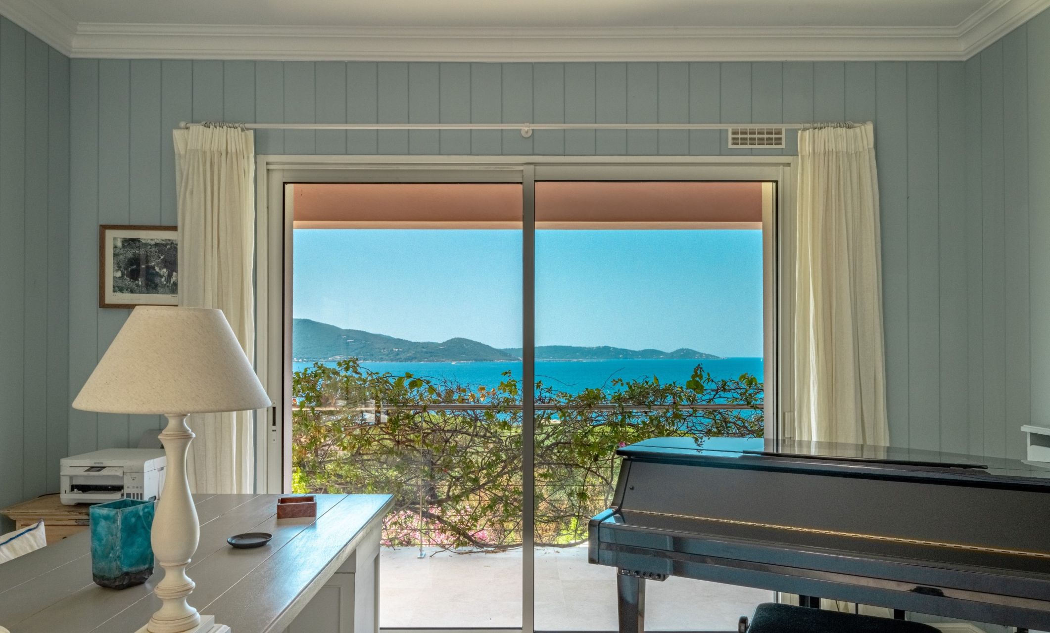 luxury villa 8 Rooms for seasonal rent on AJACCIO (20000)