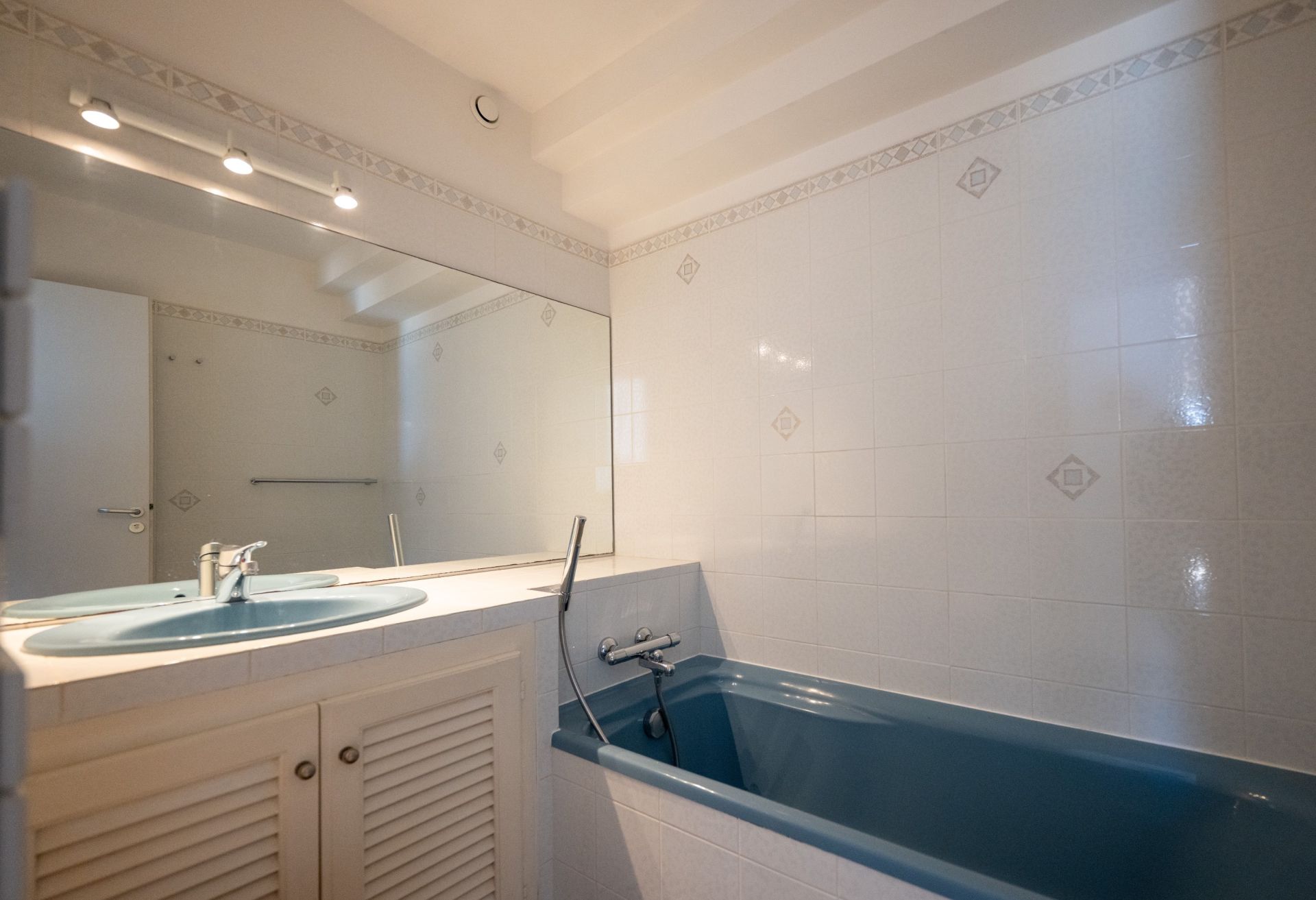 luxury villa 8 Rooms for seasonal rent on AJACCIO (20000)