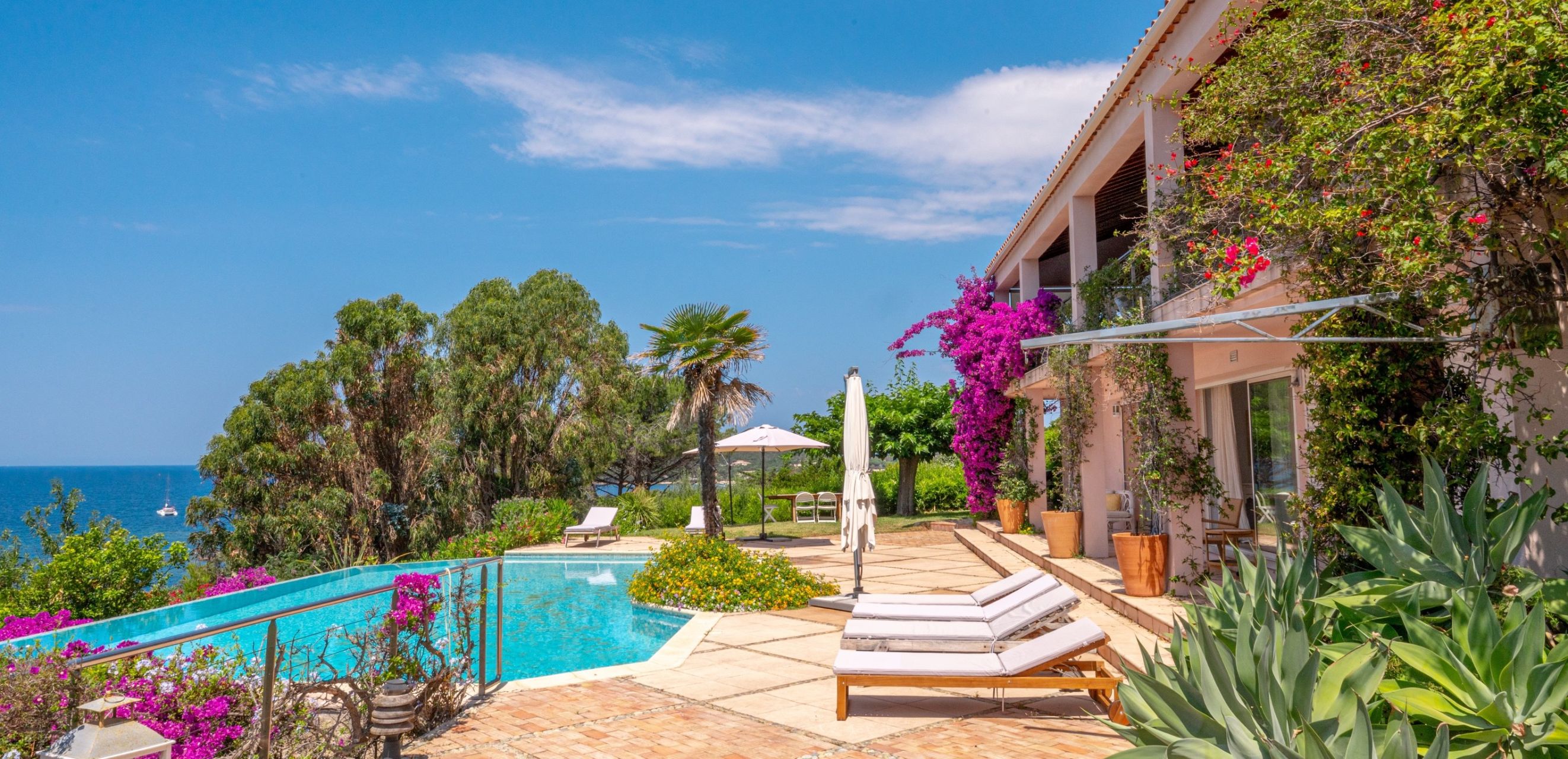 luxury villa 8 Rooms for seasonal rent on AJACCIO (20000)