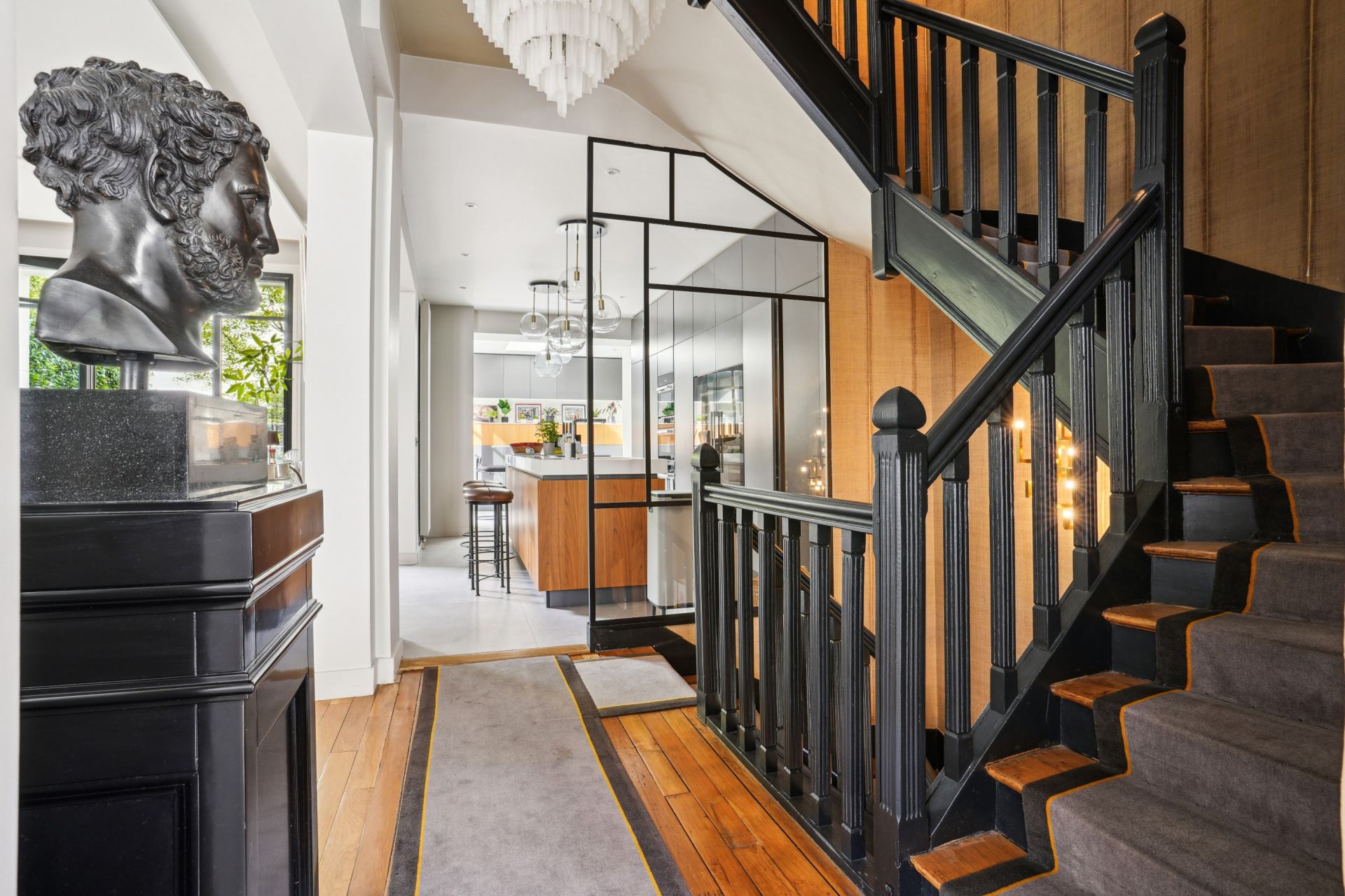 luxury house 6 Rooms for sale on NEUILLY SUR SEINE (92200)