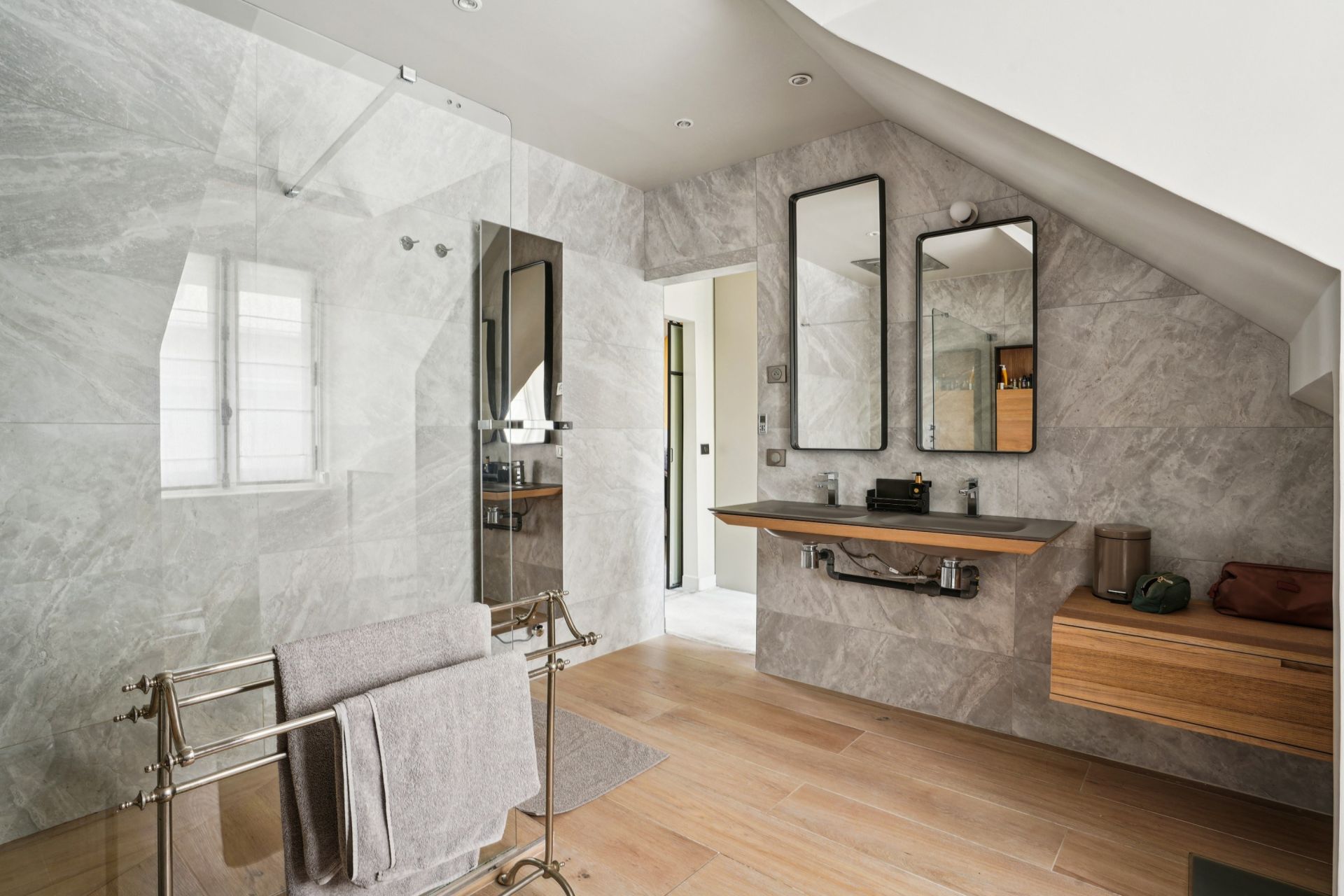 luxury house 6 Rooms for sale on NEUILLY SUR SEINE (92200)