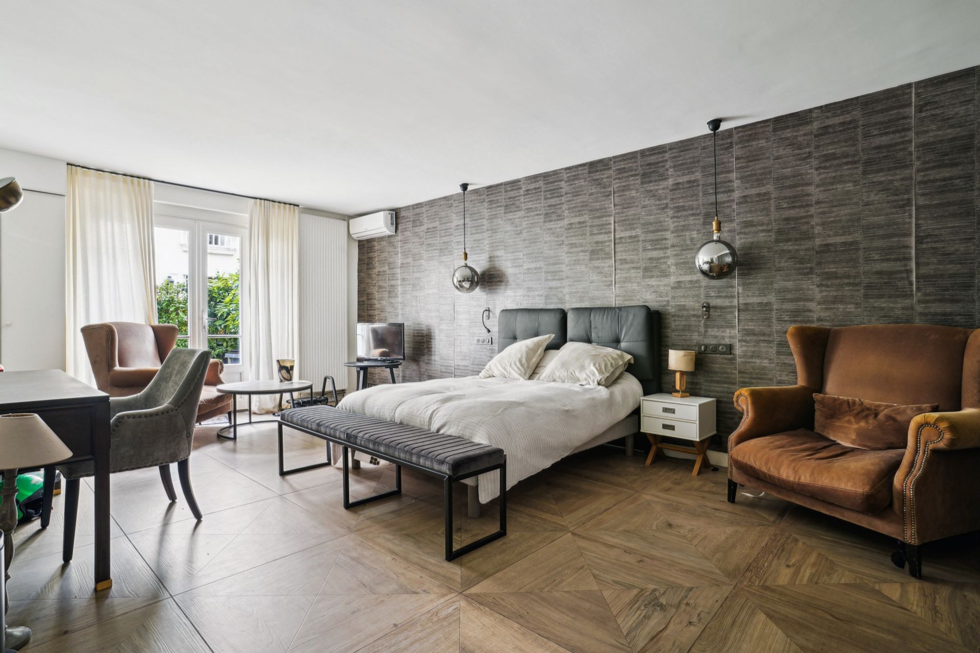 luxury house 6 Rooms for sale on NEUILLY SUR SEINE (92200)