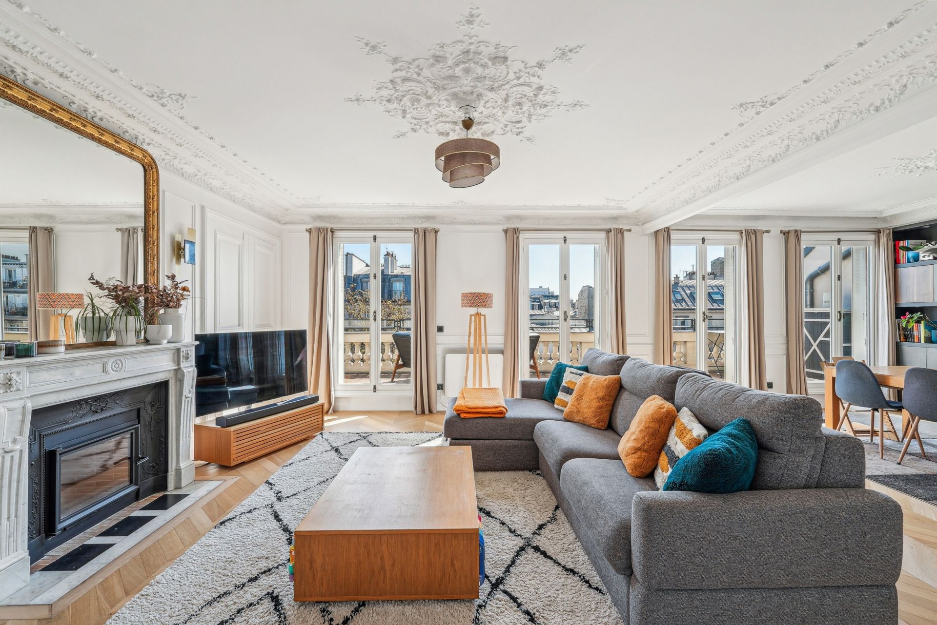 luxury apartment 5 Rooms for sale on PARIS (75010)