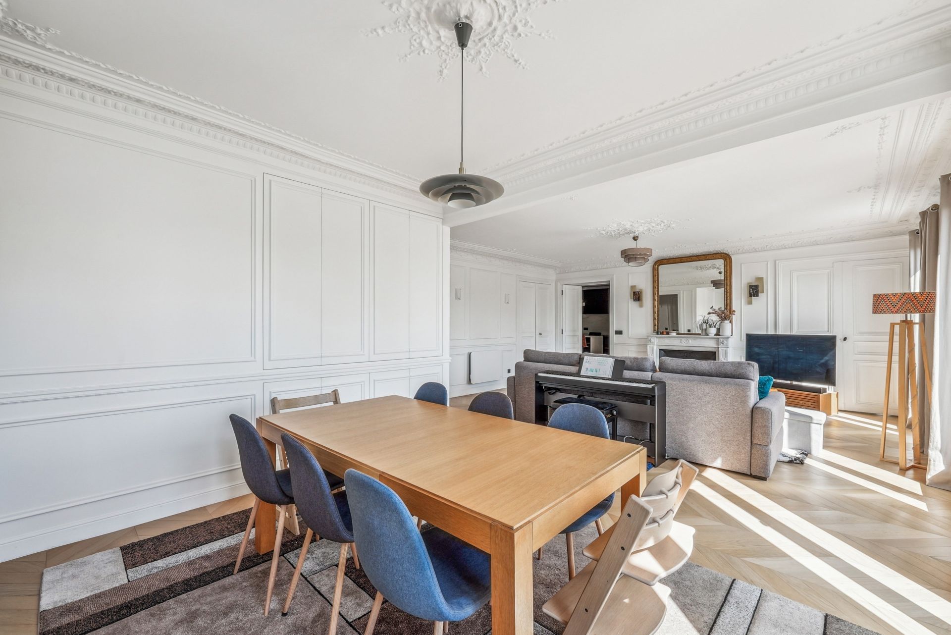 luxury apartment 5 Rooms for sale on PARIS (75010)