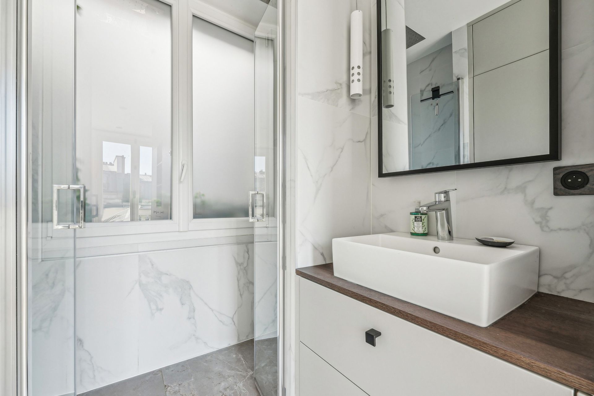 luxury apartment 5 Rooms for sale on PARIS (75010)