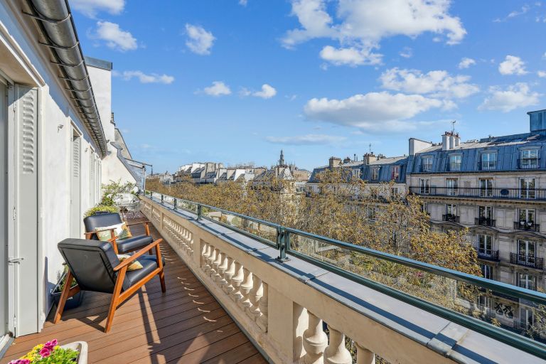 luxury apartment 5 Rooms for sale on PARIS (75010)