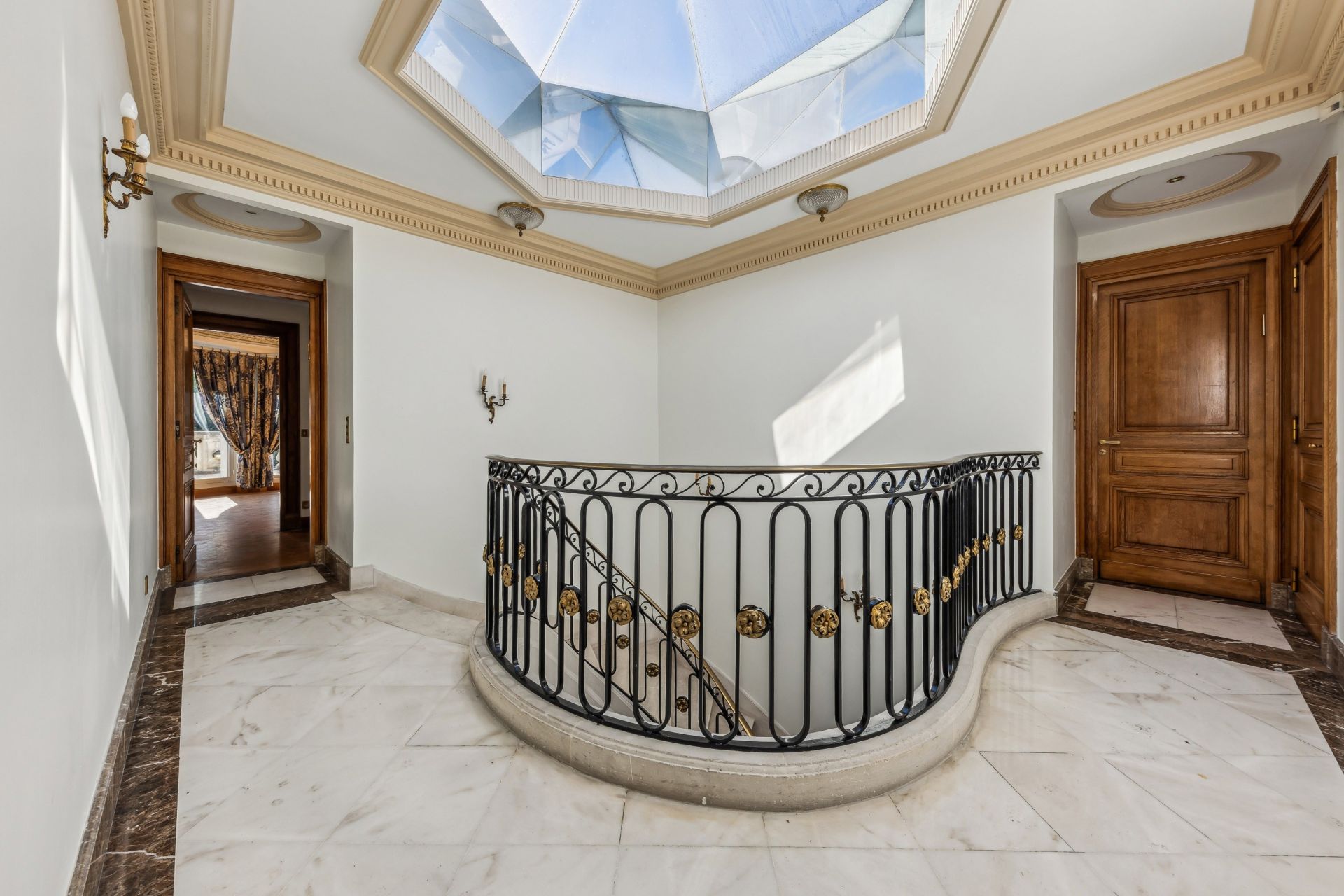 luxury villa 11 Rooms for sale on ST MAUR DES FOSSES (94210)