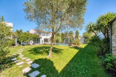 Sale Luxury house La Flotte 7 Rooms 200 m²