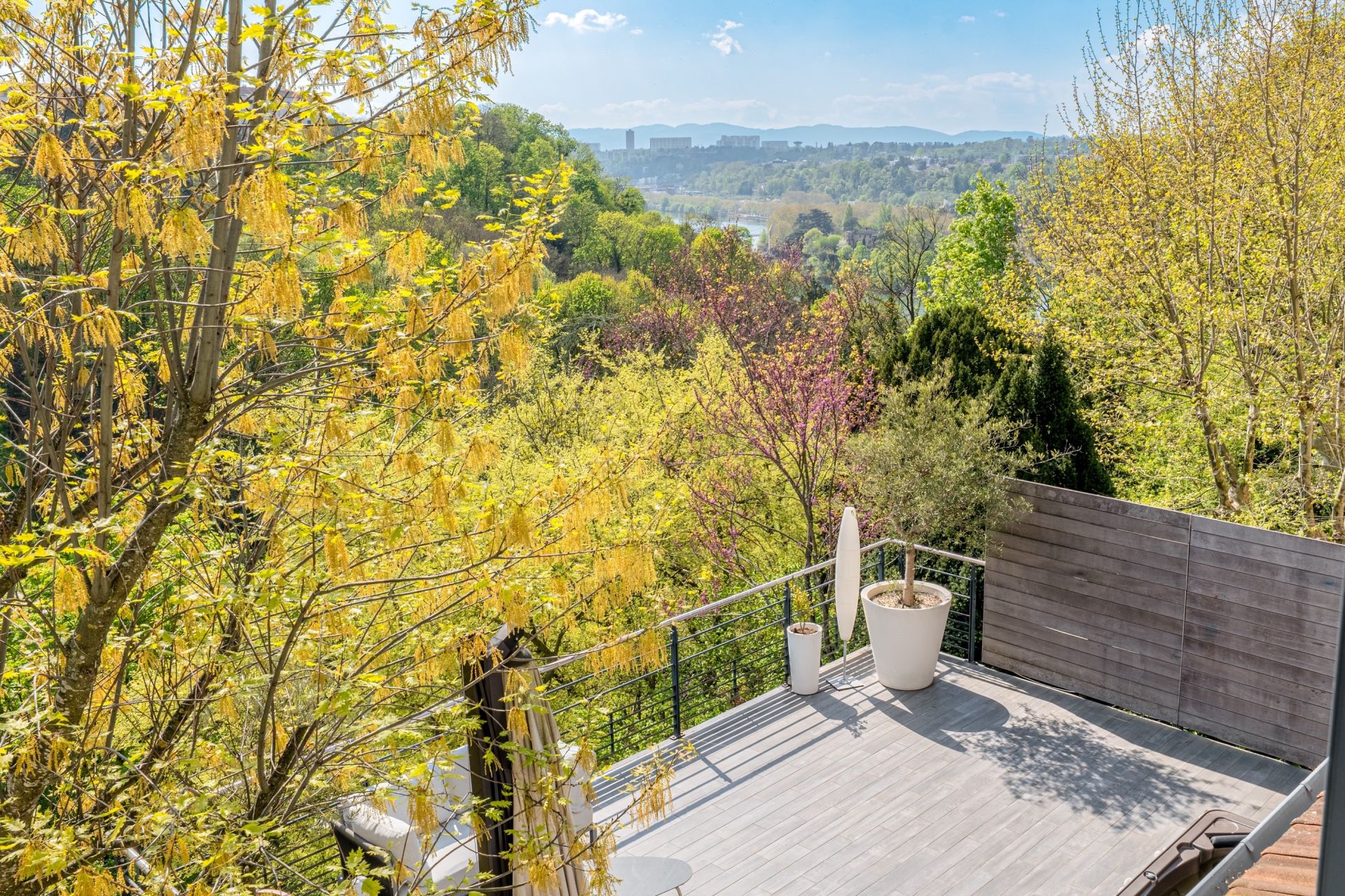 luxury house 15 Rooms for sale on CALUIRE ET CUIRE (69300)