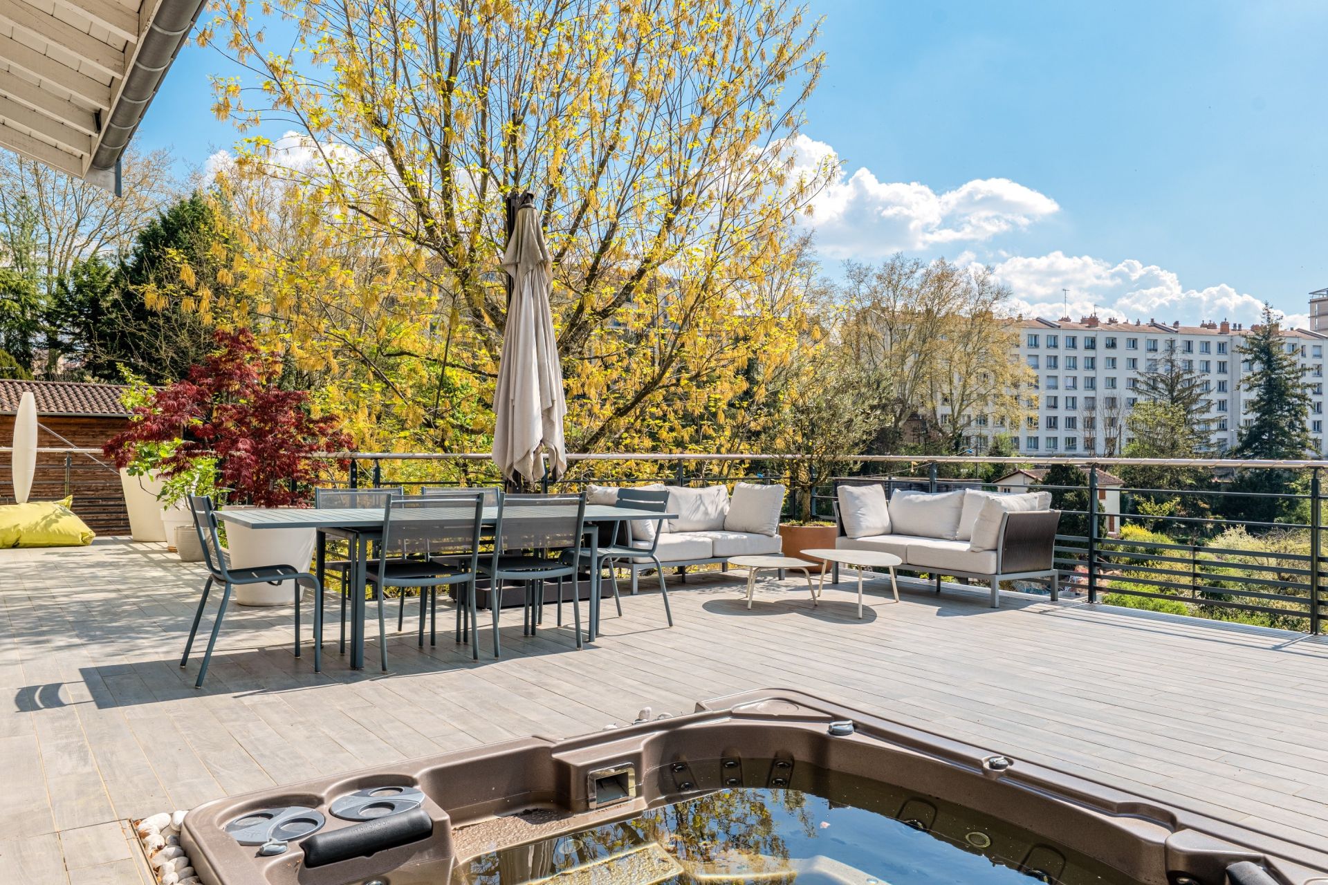 luxury house 15 Rooms for sale on CALUIRE ET CUIRE (69300)