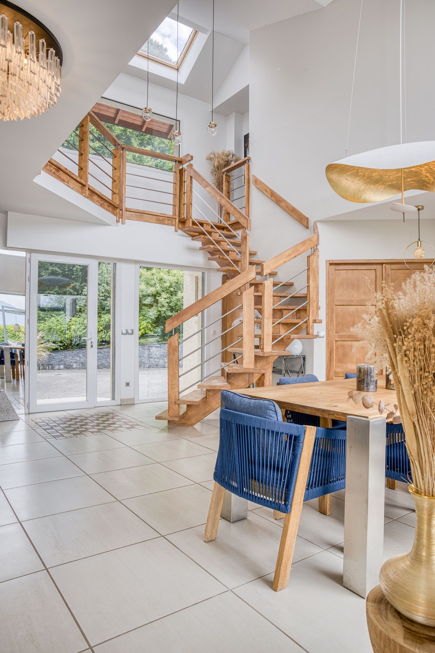 luxury house 6 Rooms for sale on AIX LES BAINS (73100)