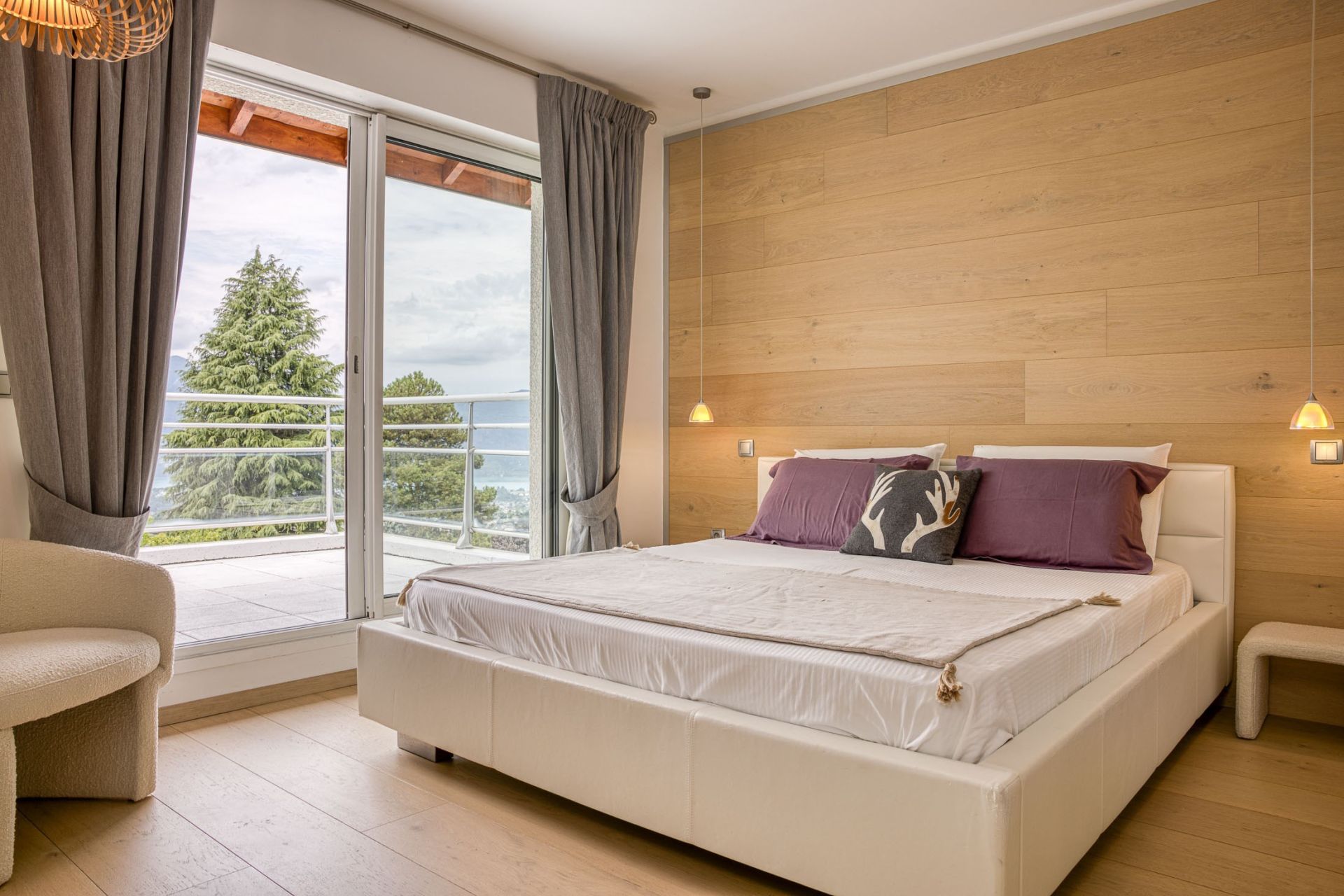 luxury house 6 Rooms for sale on AIX LES BAINS (73100)