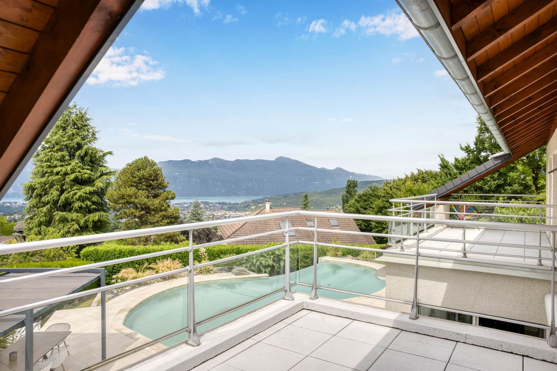 luxury house 6 Rooms for sale on AIX LES BAINS (73100)