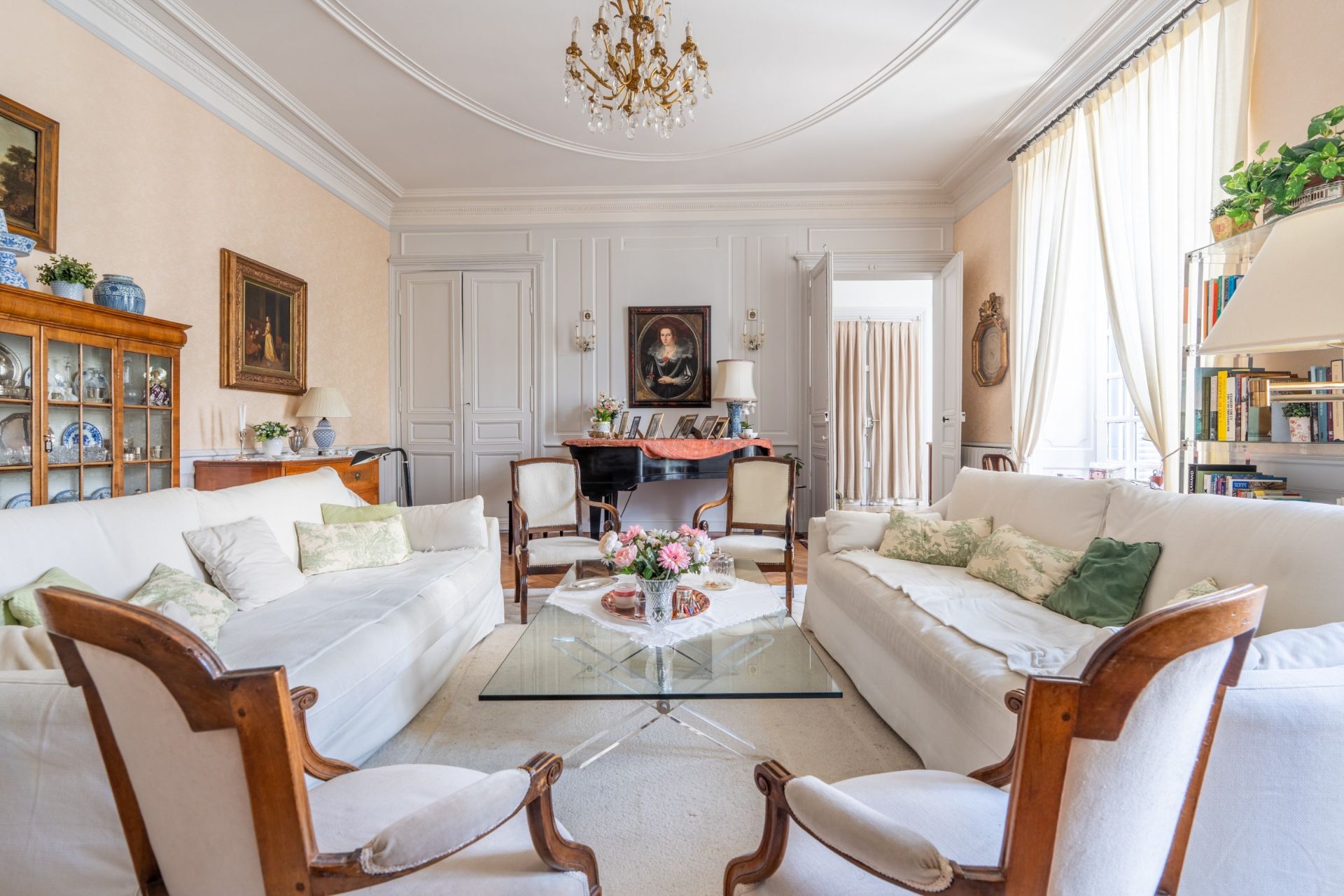 luxury apartment 4 Rooms for sale on TOURS (37000)