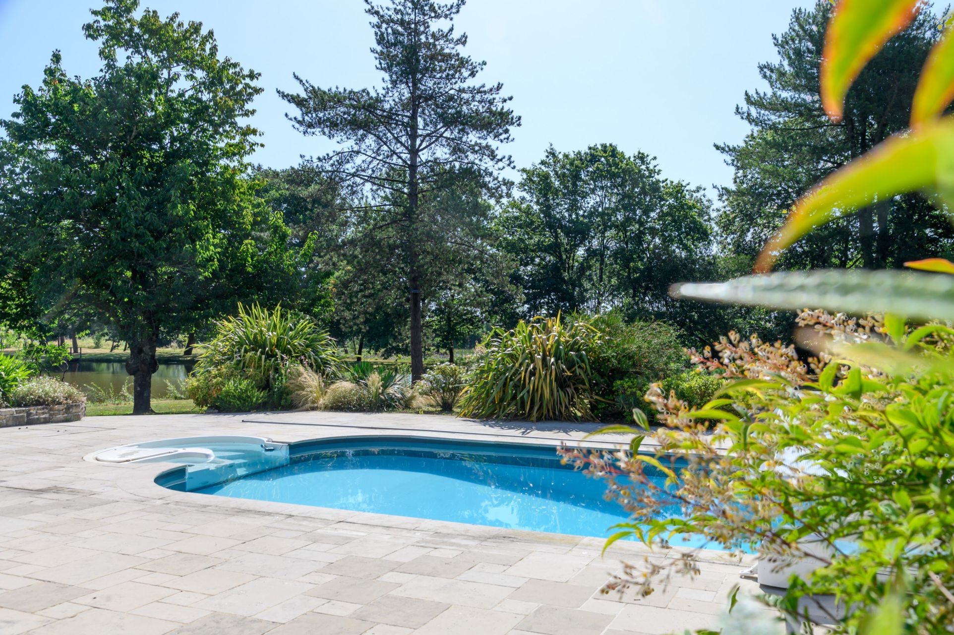 luxury house 6 Rooms for sale on VANNES (56000)