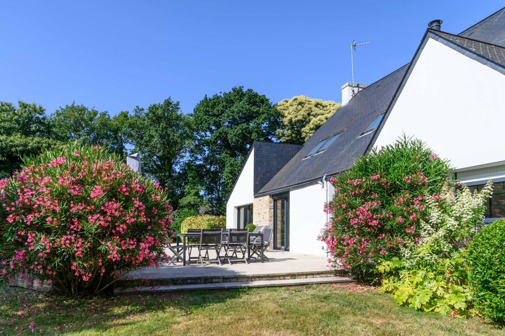 luxury house 6 Rooms for sale on VANNES (56000)