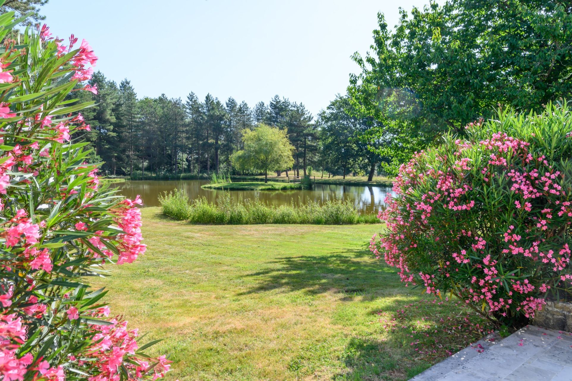 luxury house 6 Rooms for sale on VANNES (56000)