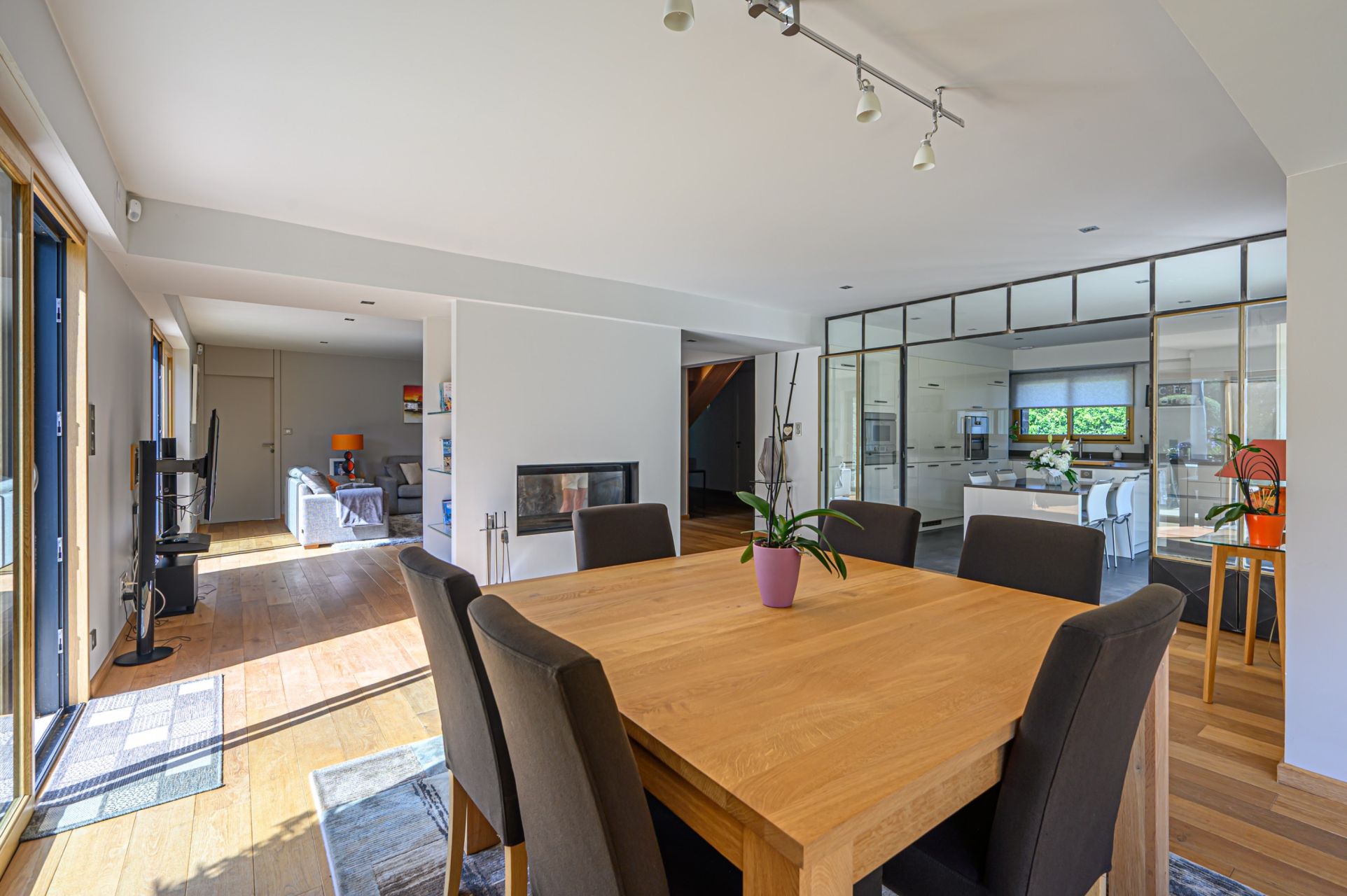 luxury house 6 Rooms for sale on VANNES (56000)