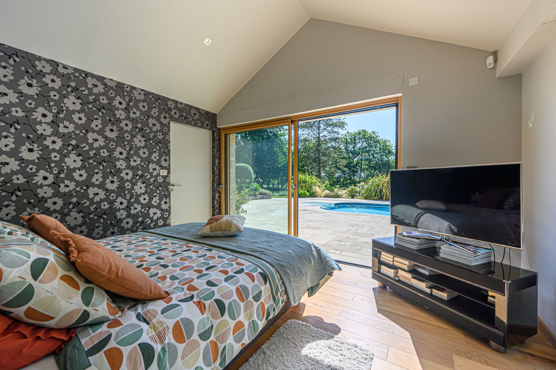 luxury house 6 Rooms for sale on VANNES (56000)