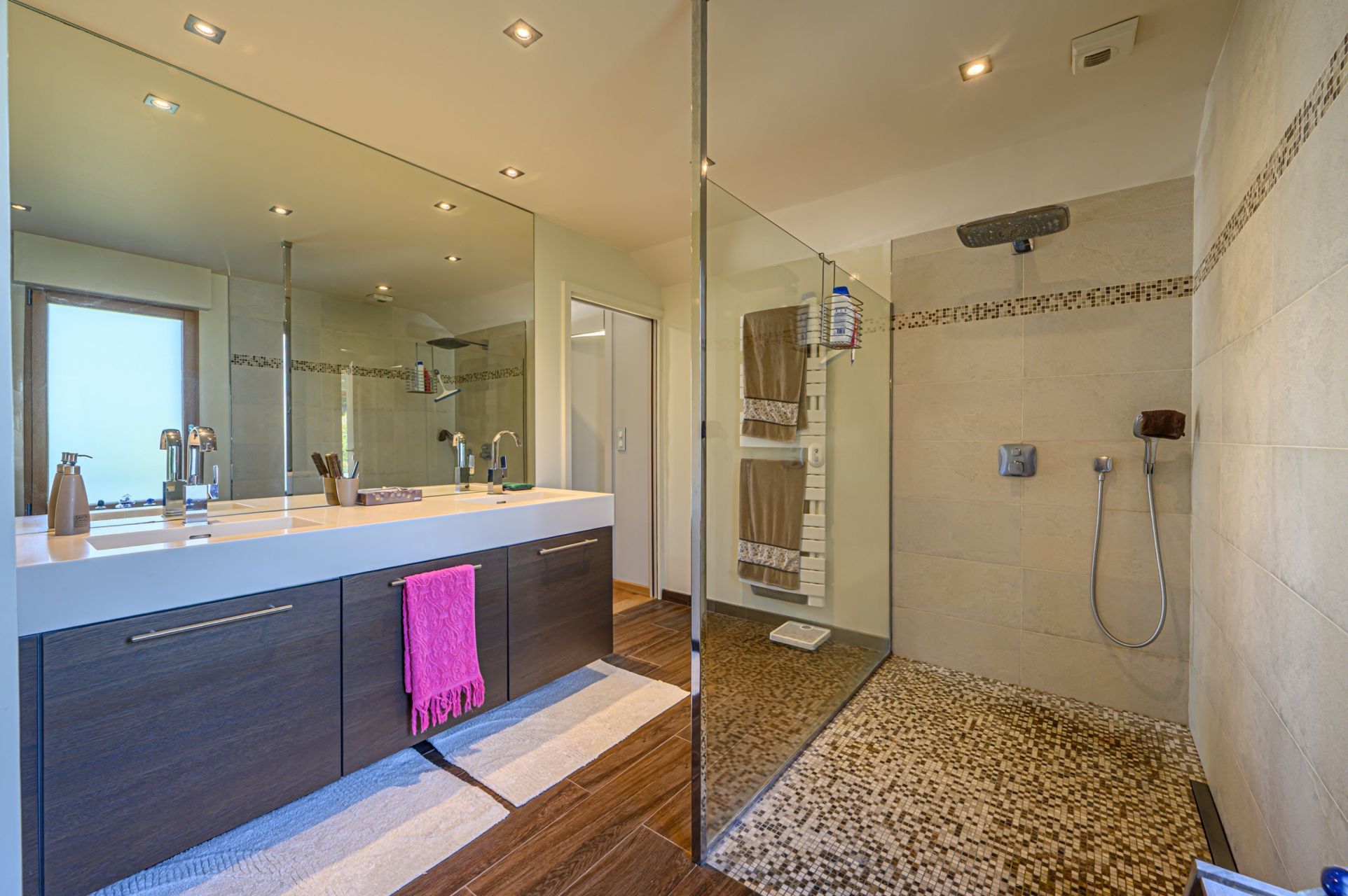 luxury house 6 Rooms for sale on VANNES (56000)