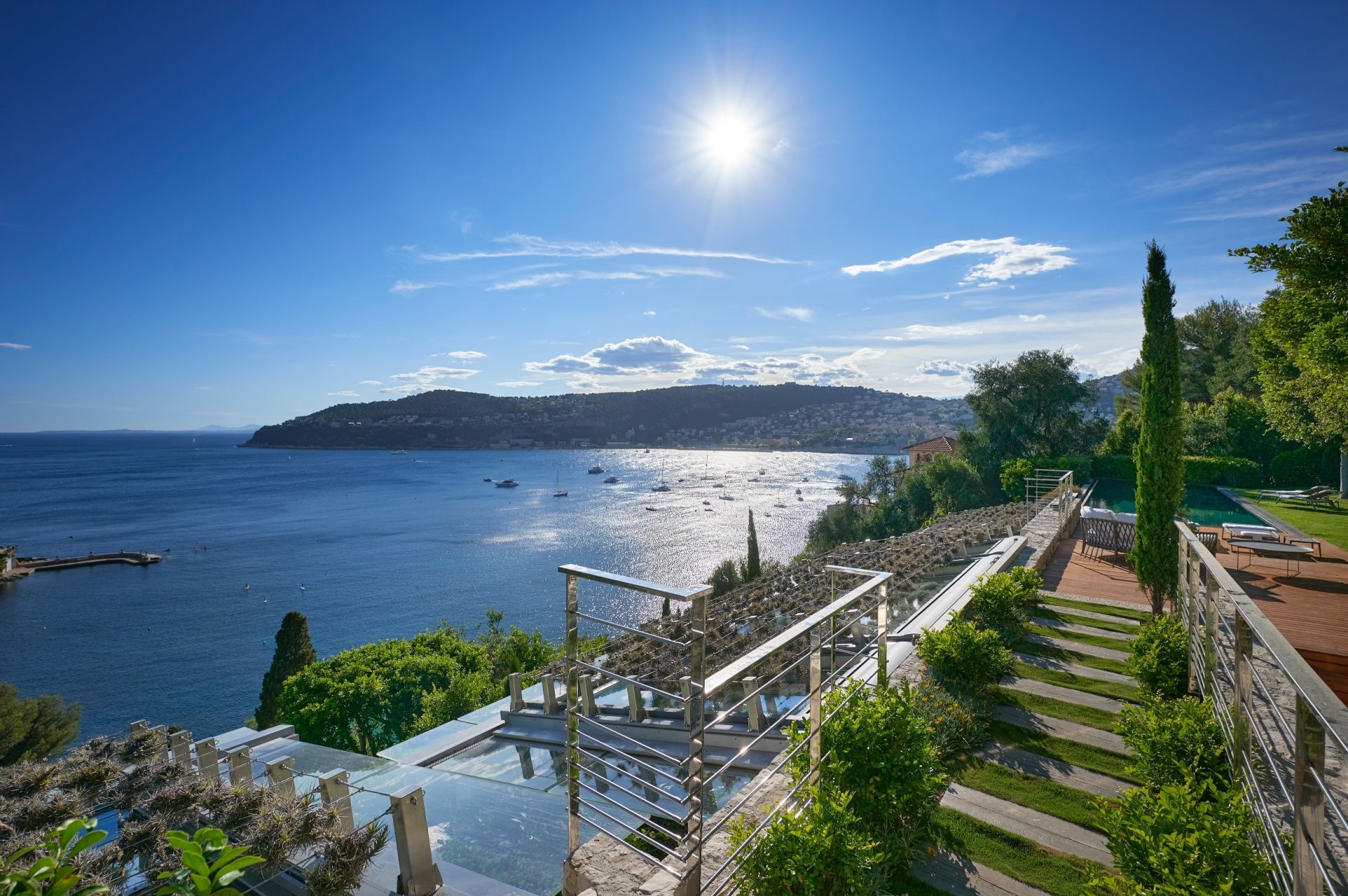 contemporary house 10 Rooms for sale on ST JEAN CAP FERRAT (06230)