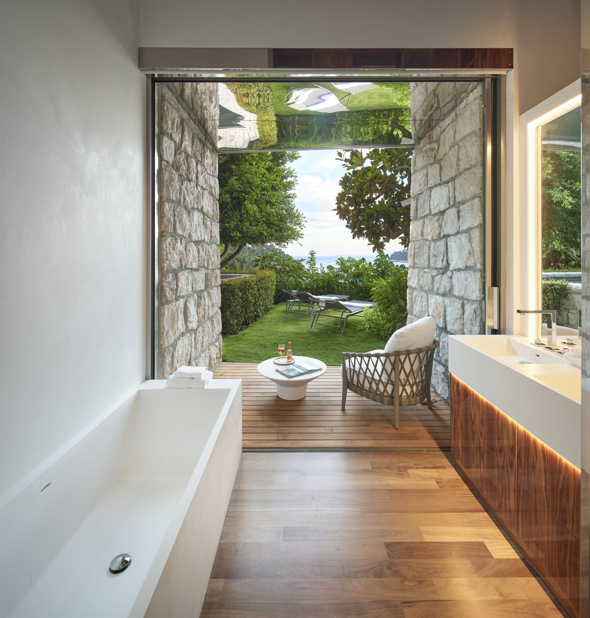 contemporary house 10 Rooms for sale on ST JEAN CAP FERRAT (06230)