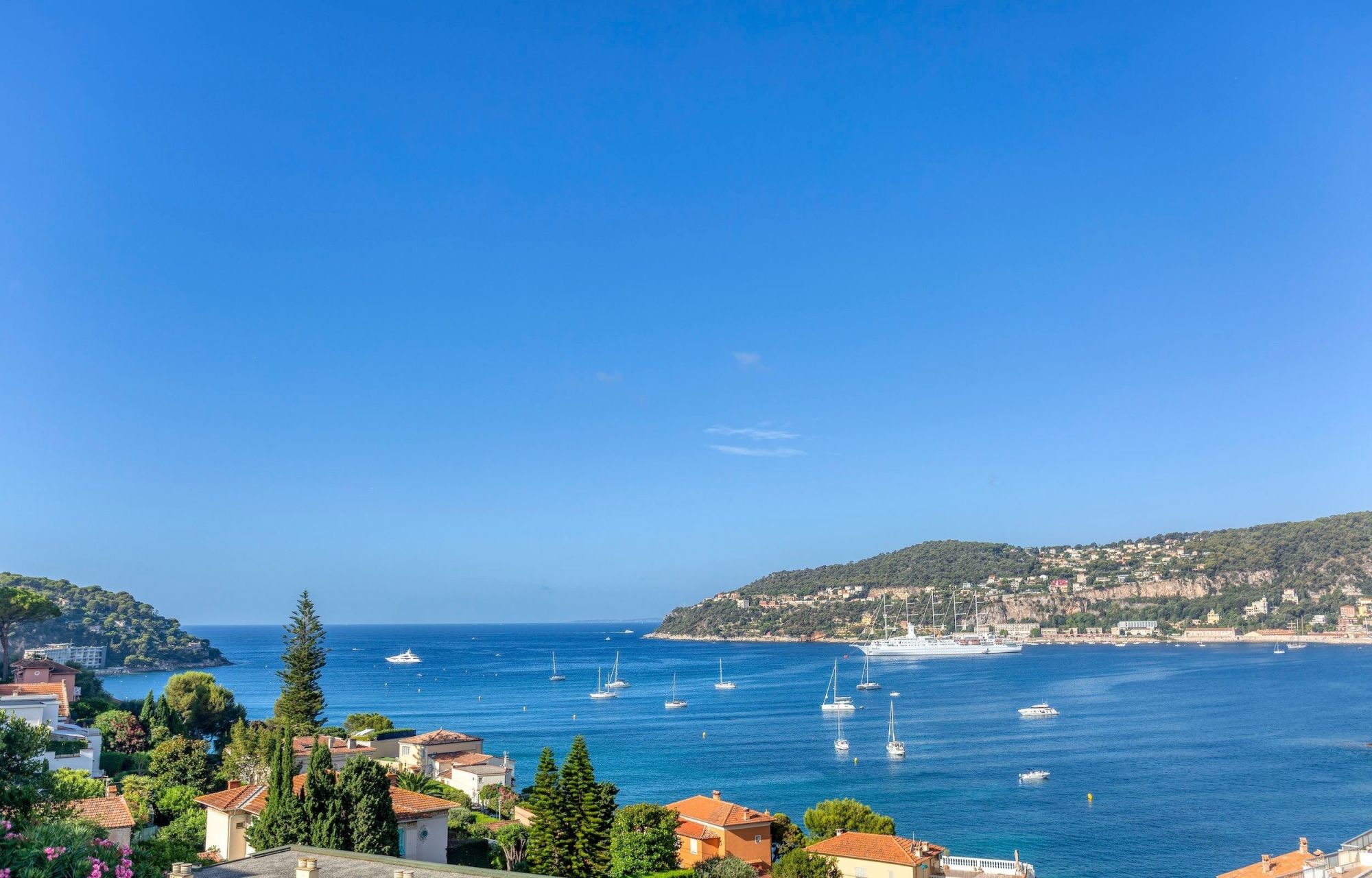 contemporary house 10 Rooms for sale on ST JEAN CAP FERRAT (06230)