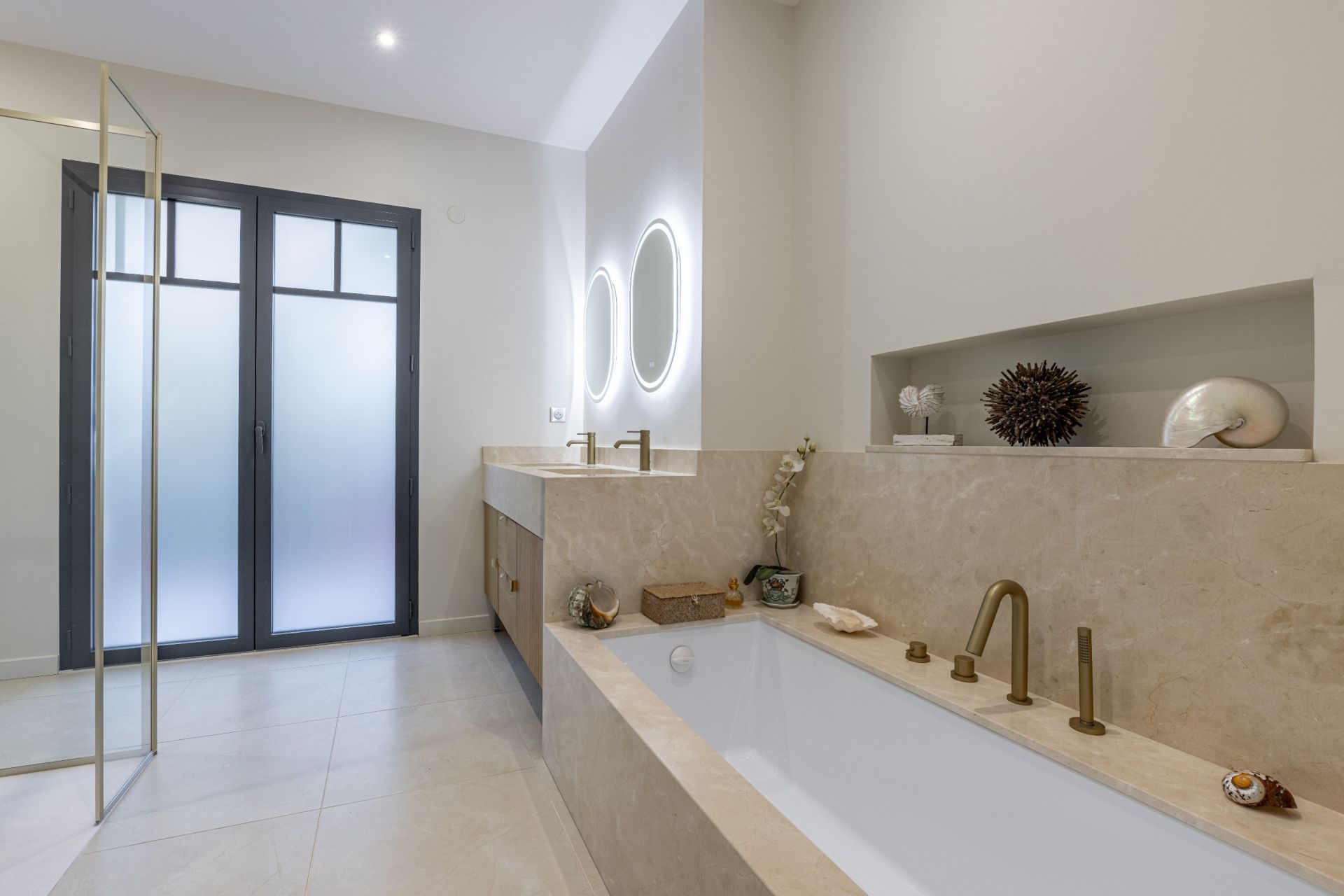 luxury house 7 Rooms for sale on ARCACHON (33120)